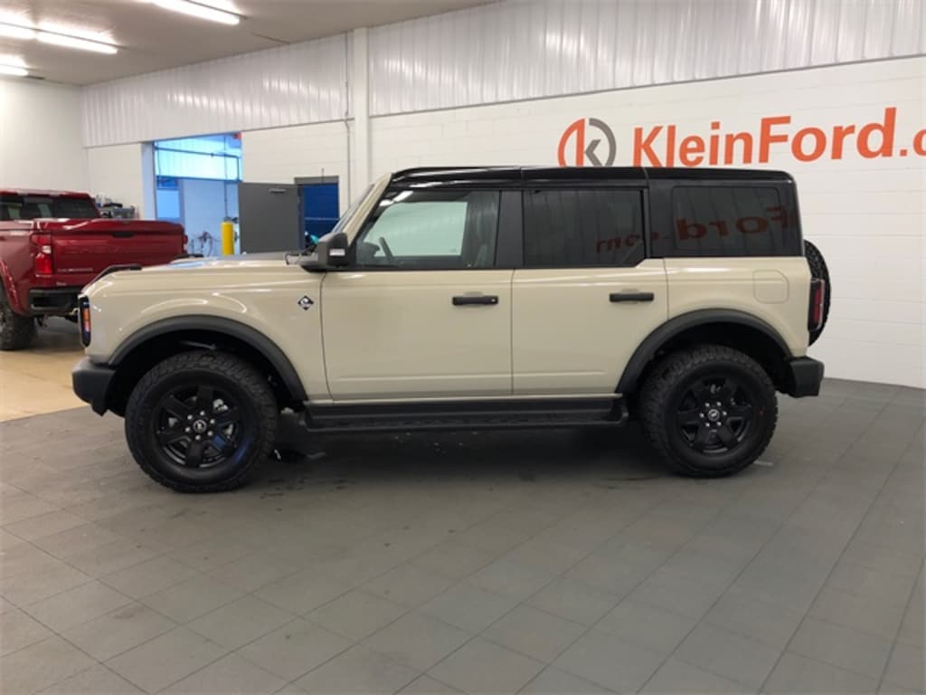 New 2025 Ford Bronco Outer Banks SUV