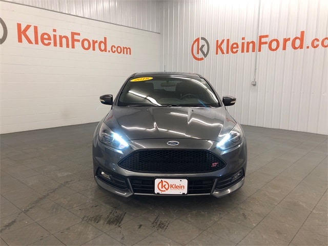 Used 2018 Ford Focus ST with VIN 1FADP3L90JL245864 for sale in Winneconne, WI
