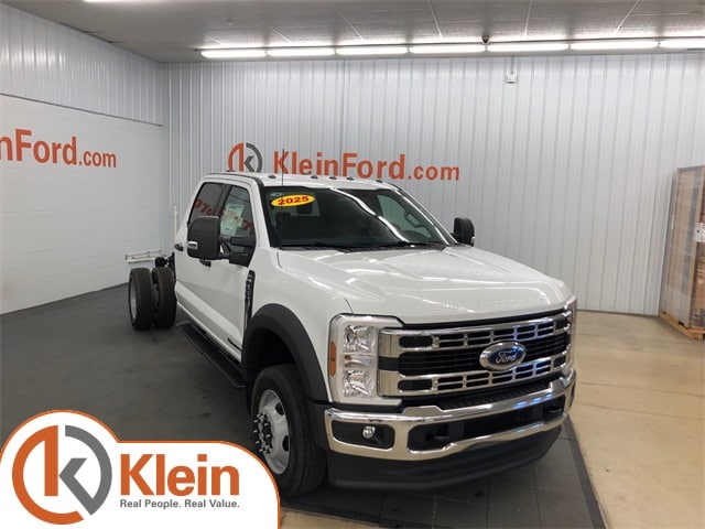 2025 Ford F-550 Chassis Truck Crew Cab 