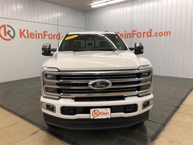2025 Ford F-250 Platinum photo 2