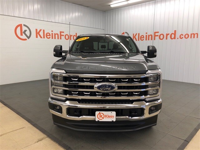 2023 Ford F-250 Lariat photo 2