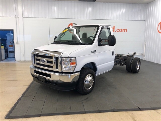 2023 Ford E-350 Base photo 3