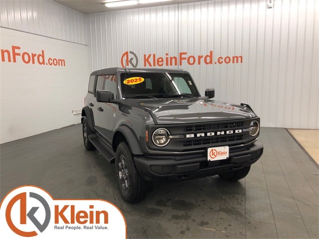 2025 Ford Bronco SUV 