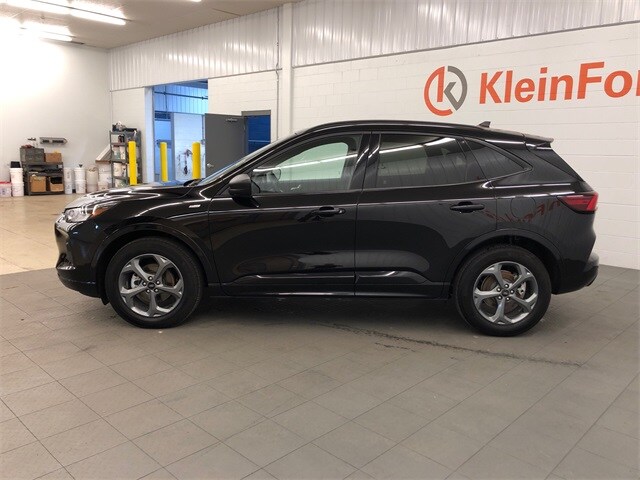 2023 Ford Escape ST-Line photo 4