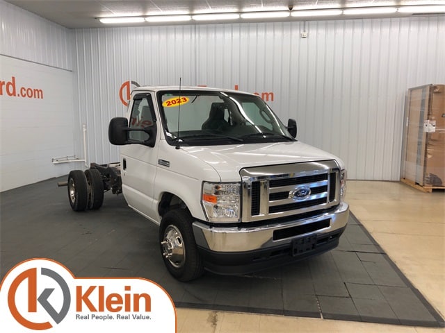 2023 Ford E-350 Cutaway Truck 