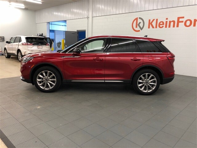 2022 Lincoln Corsair Standard photo 4