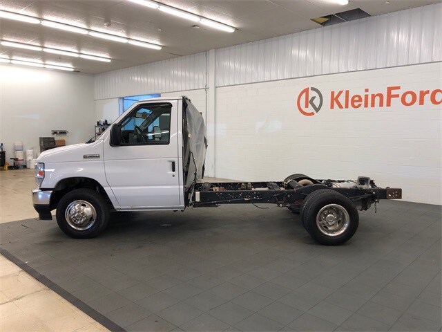 2023 Ford E-350 Base photo 4