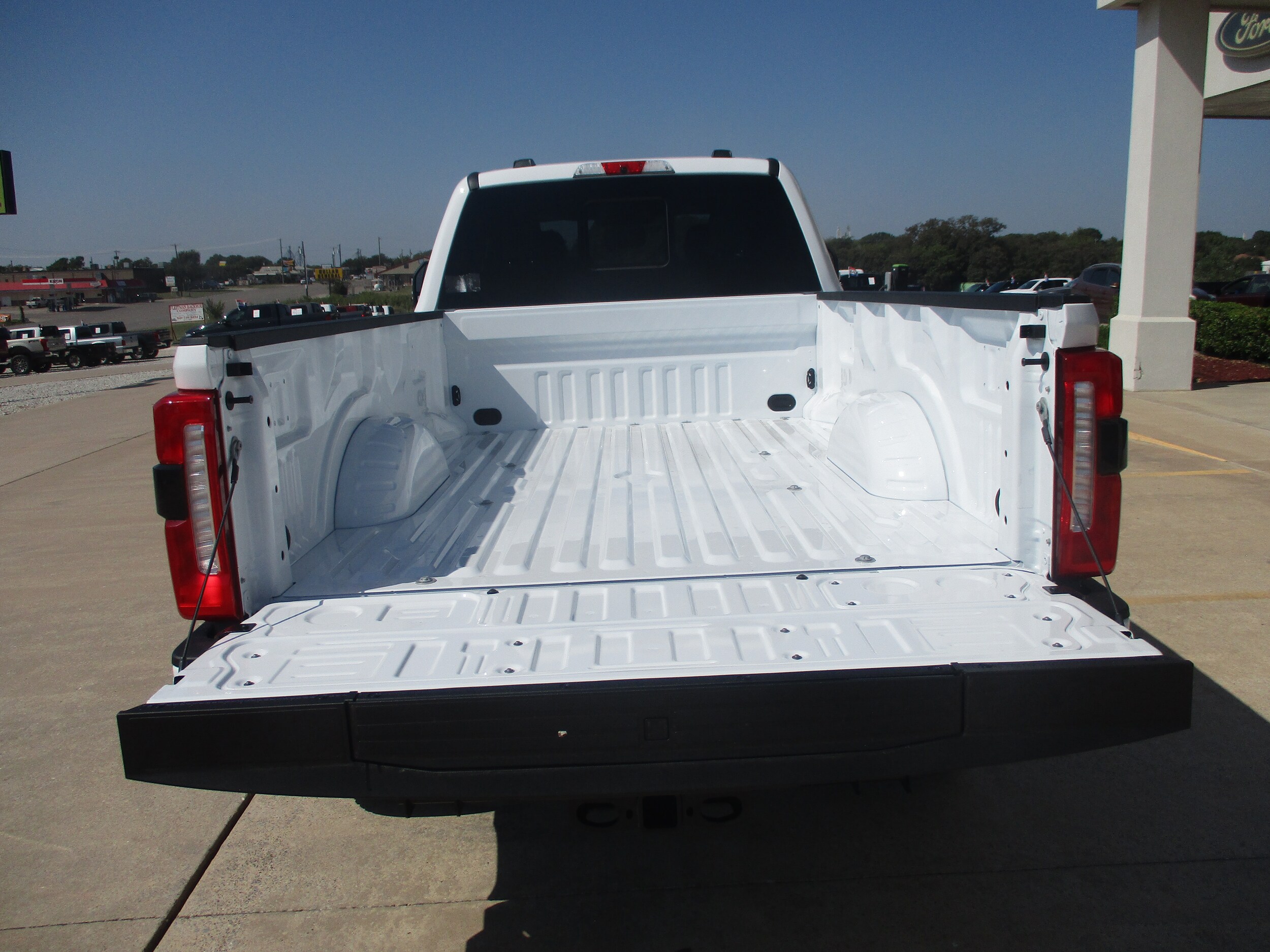 2026 Ford F-350 photo 3