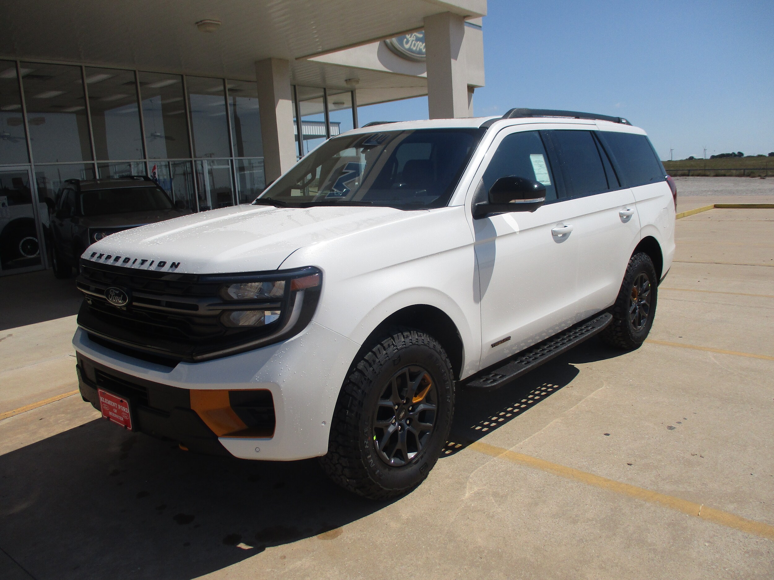 2025 Ford Expedition photo 2