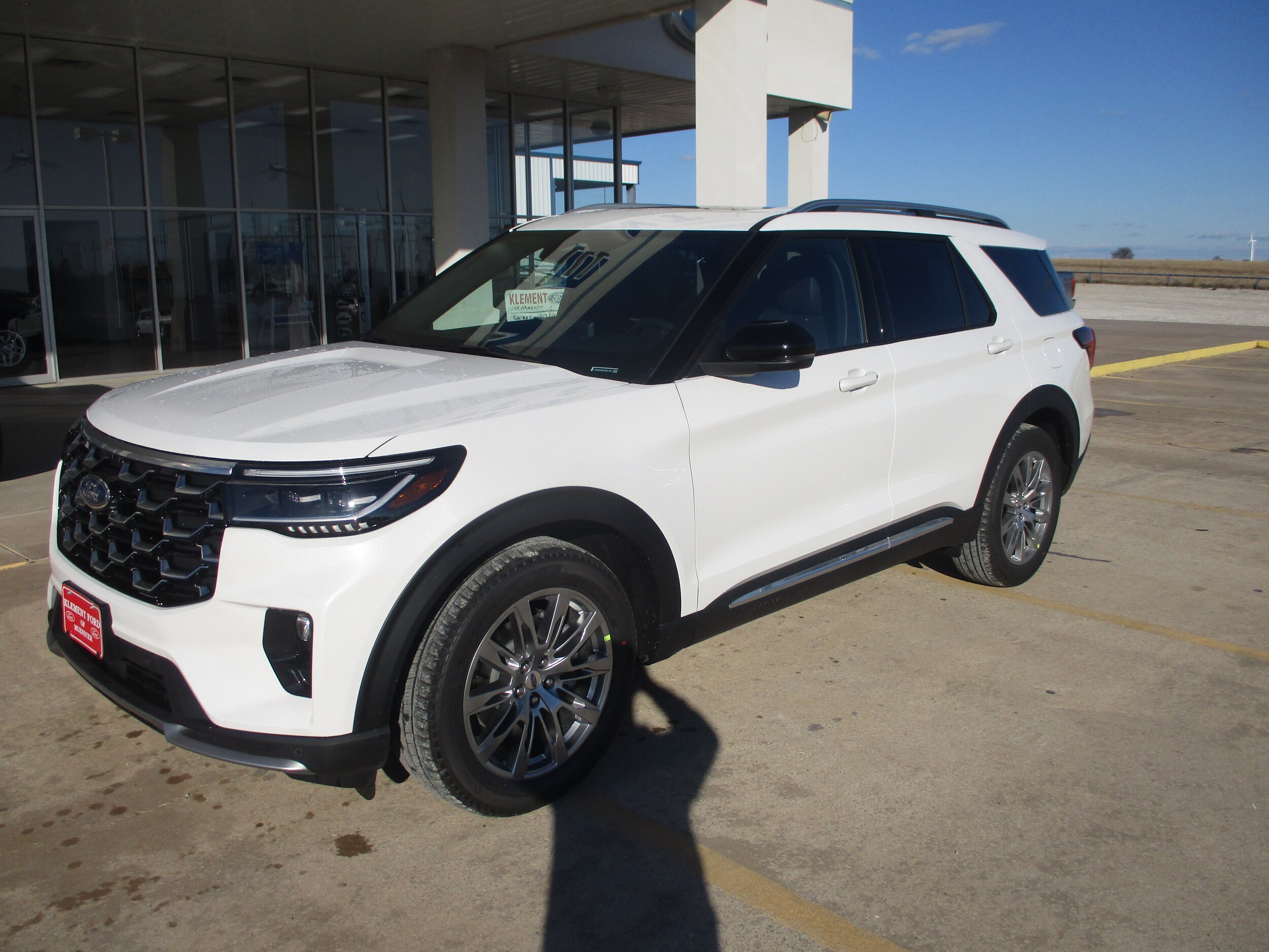 2026 Ford Explorer Platinum photo 2