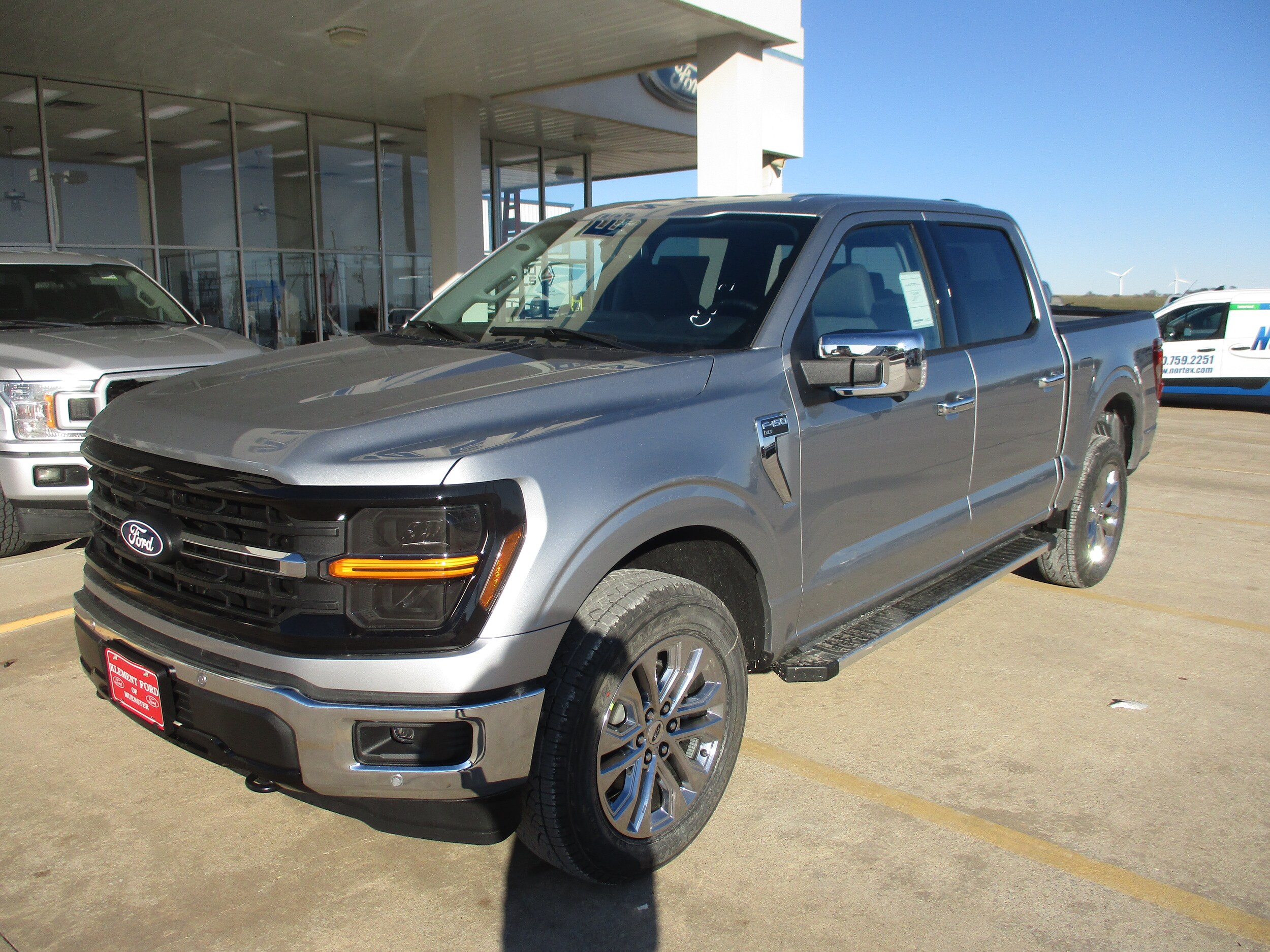 2025 Ford F-150 XLT photo 2
