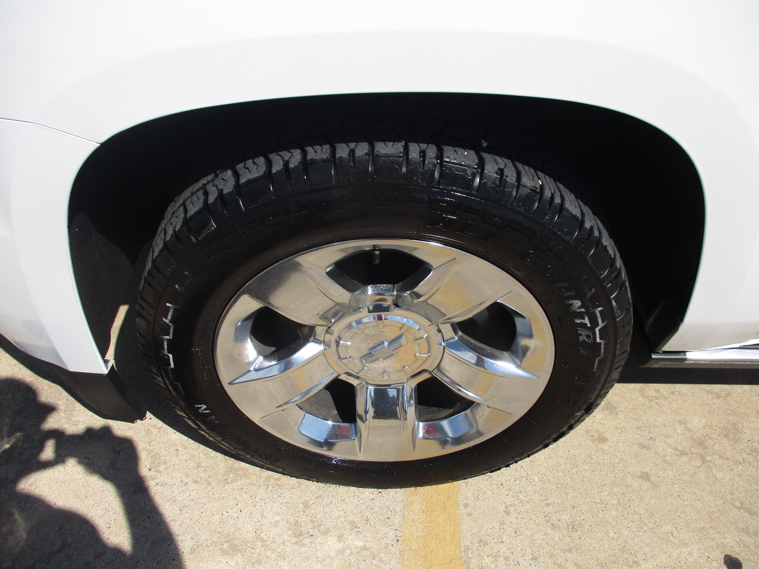 2017 Chevrolet Suburban Premier photo 3