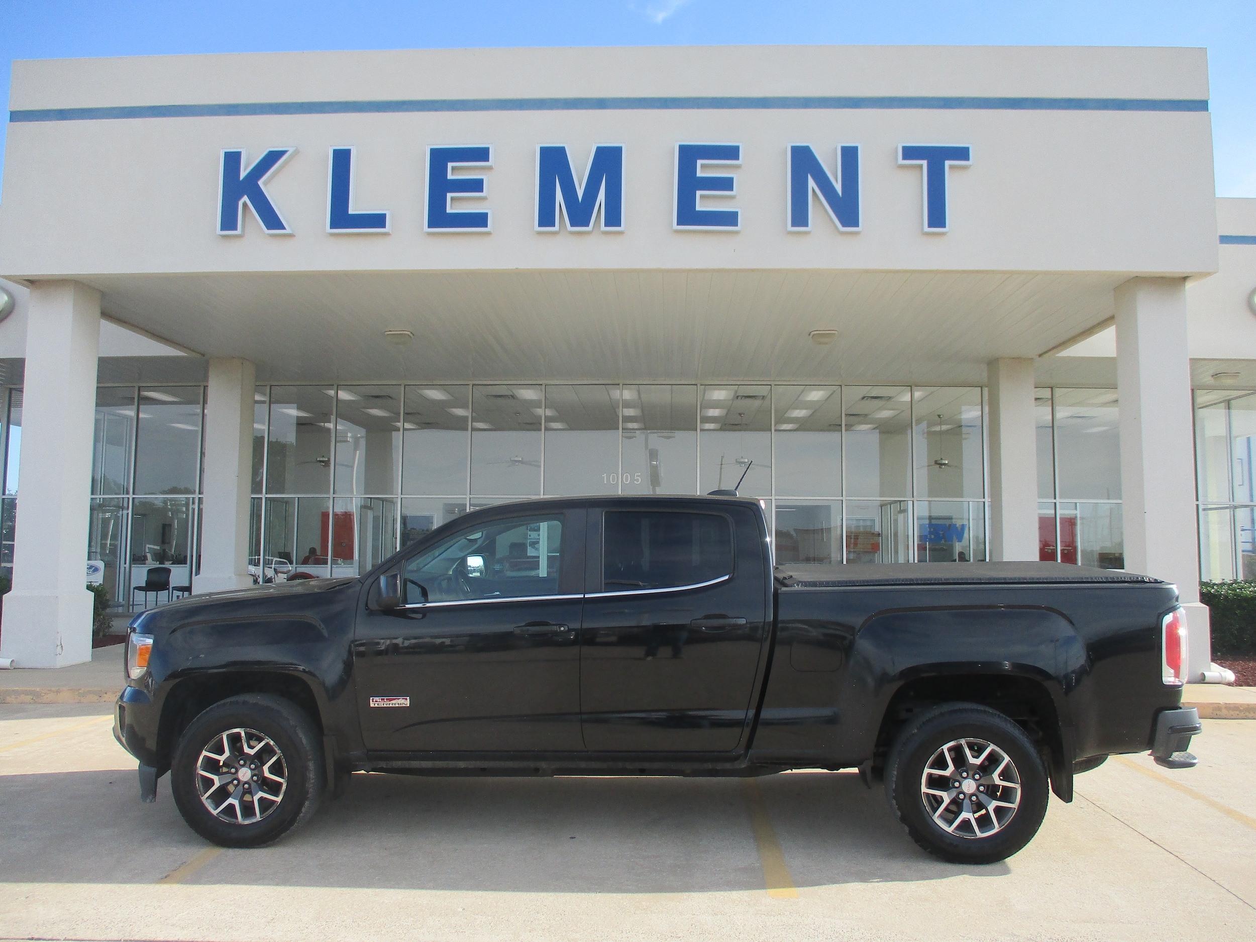 2015 GMC Canyon 4WD SLE Crew Cab Short Box's photo