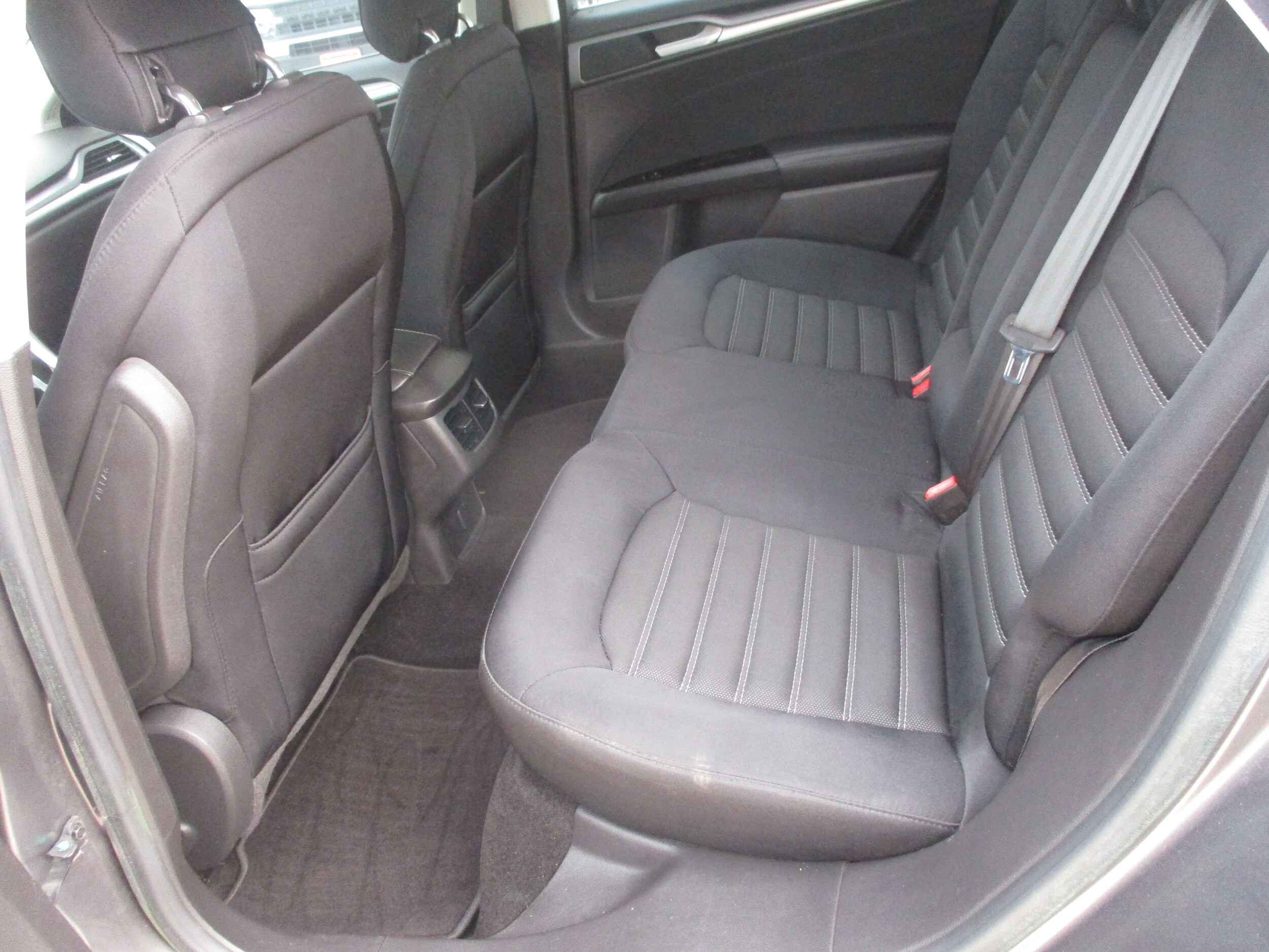 2014 Ford Fusion SE photo 3