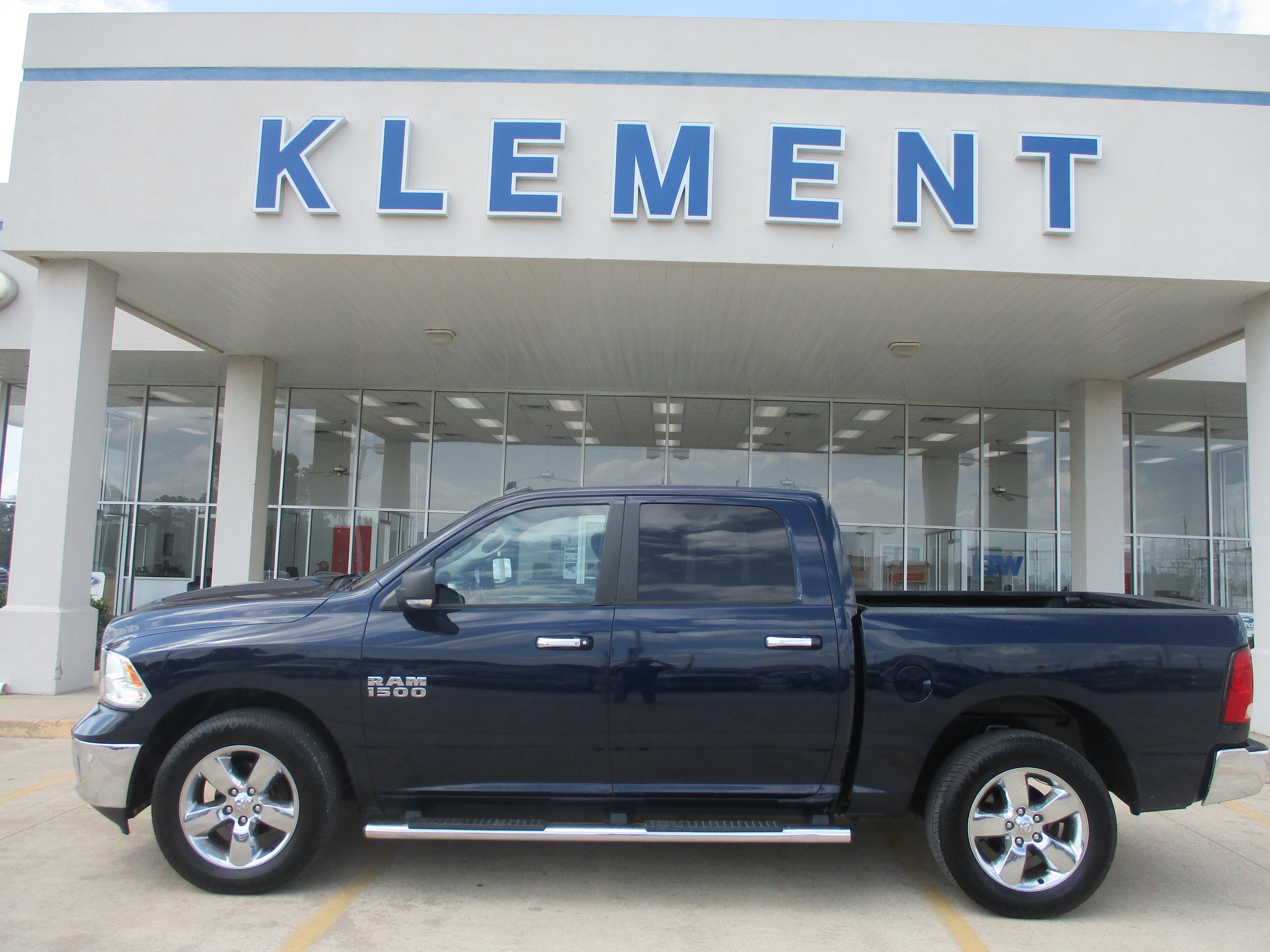 2018 RAM 1500 Big Horn 4x4 Crew Cab 5'7's photo