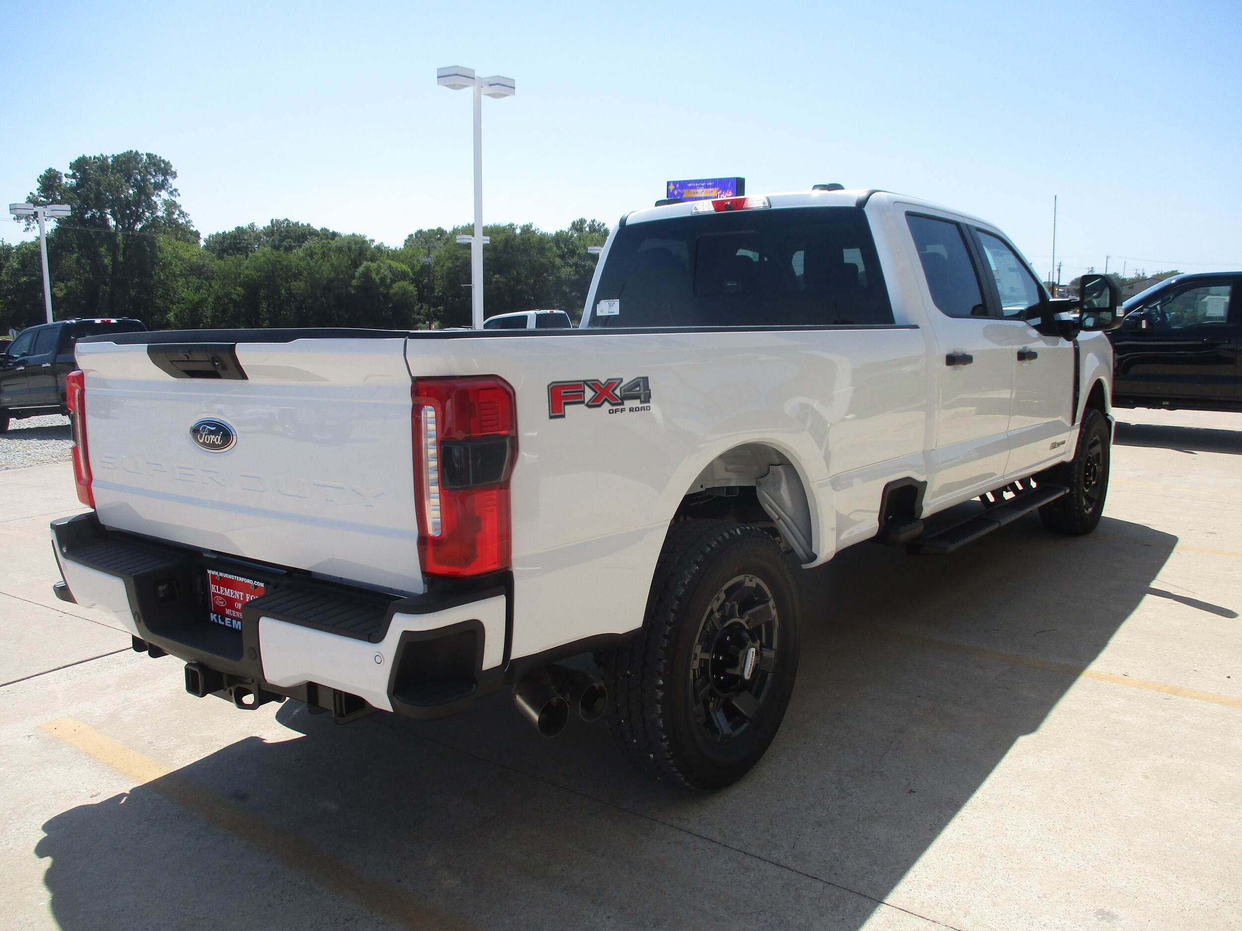 2026 Ford F-350 photo 3