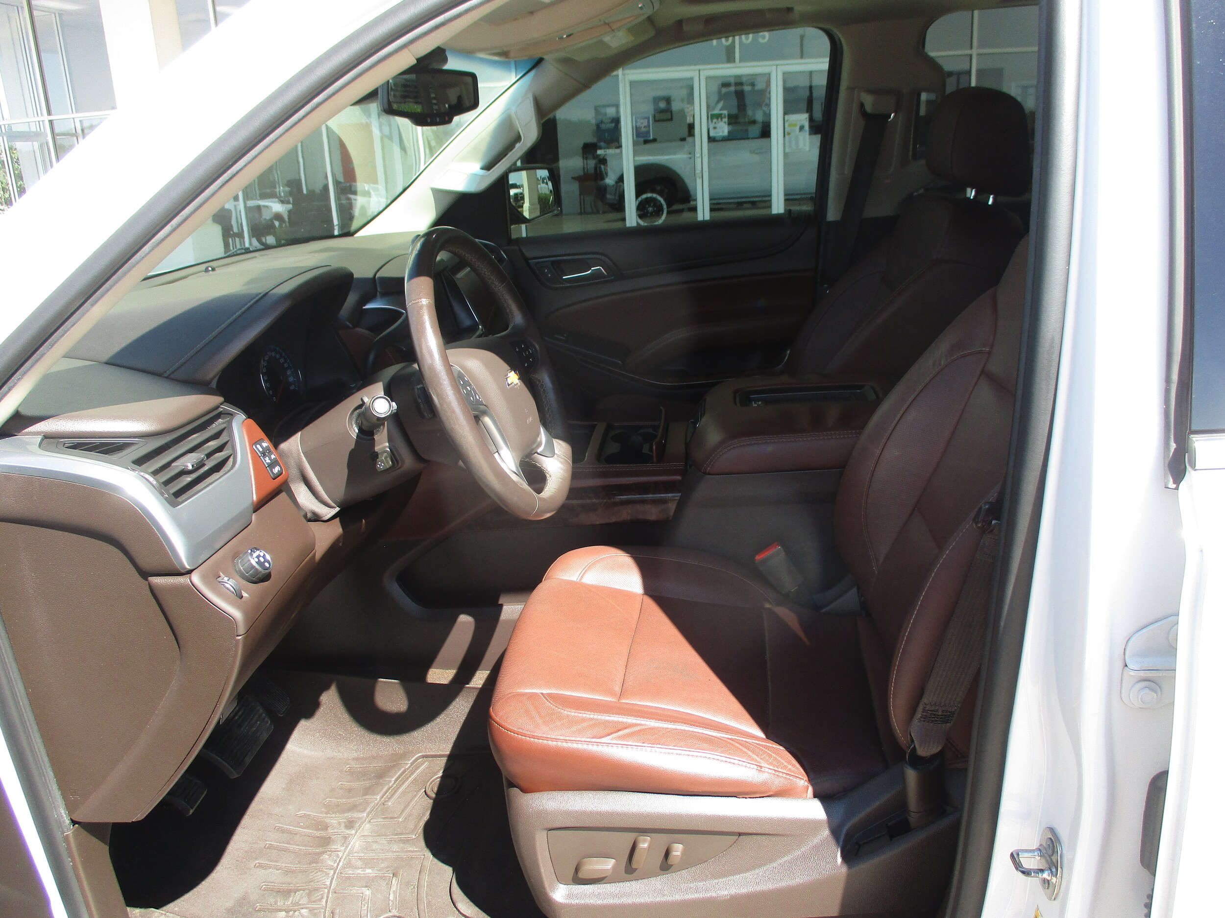 2017 Chevrolet Suburban Premier photo 4