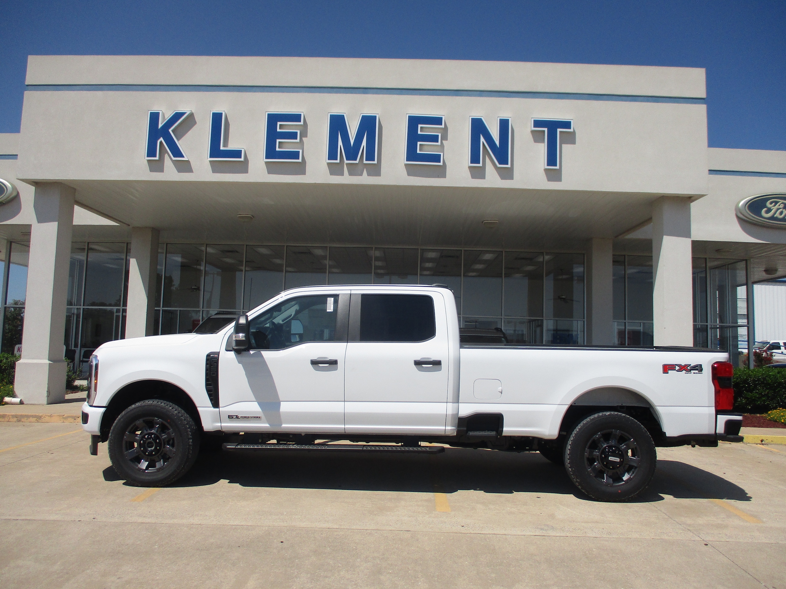 2026 Ford F-350 Super Duty XL's photo