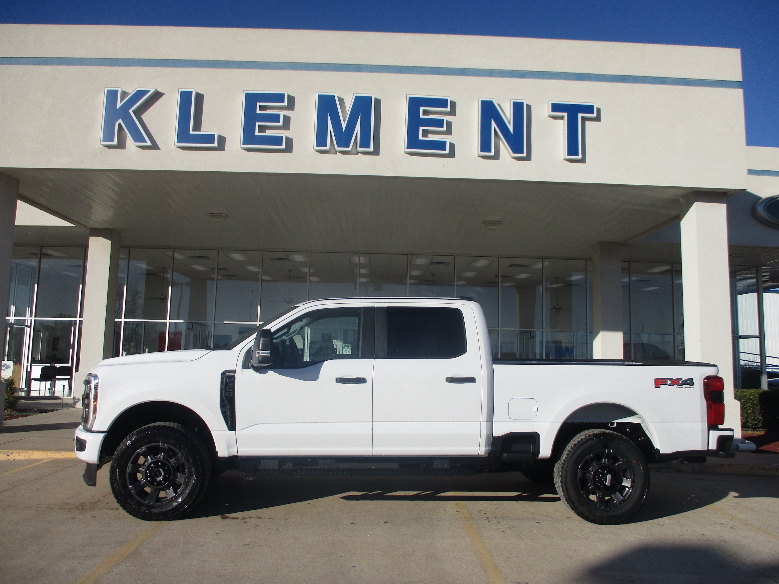 2026 Ford F-350 Super Duty XL's photo