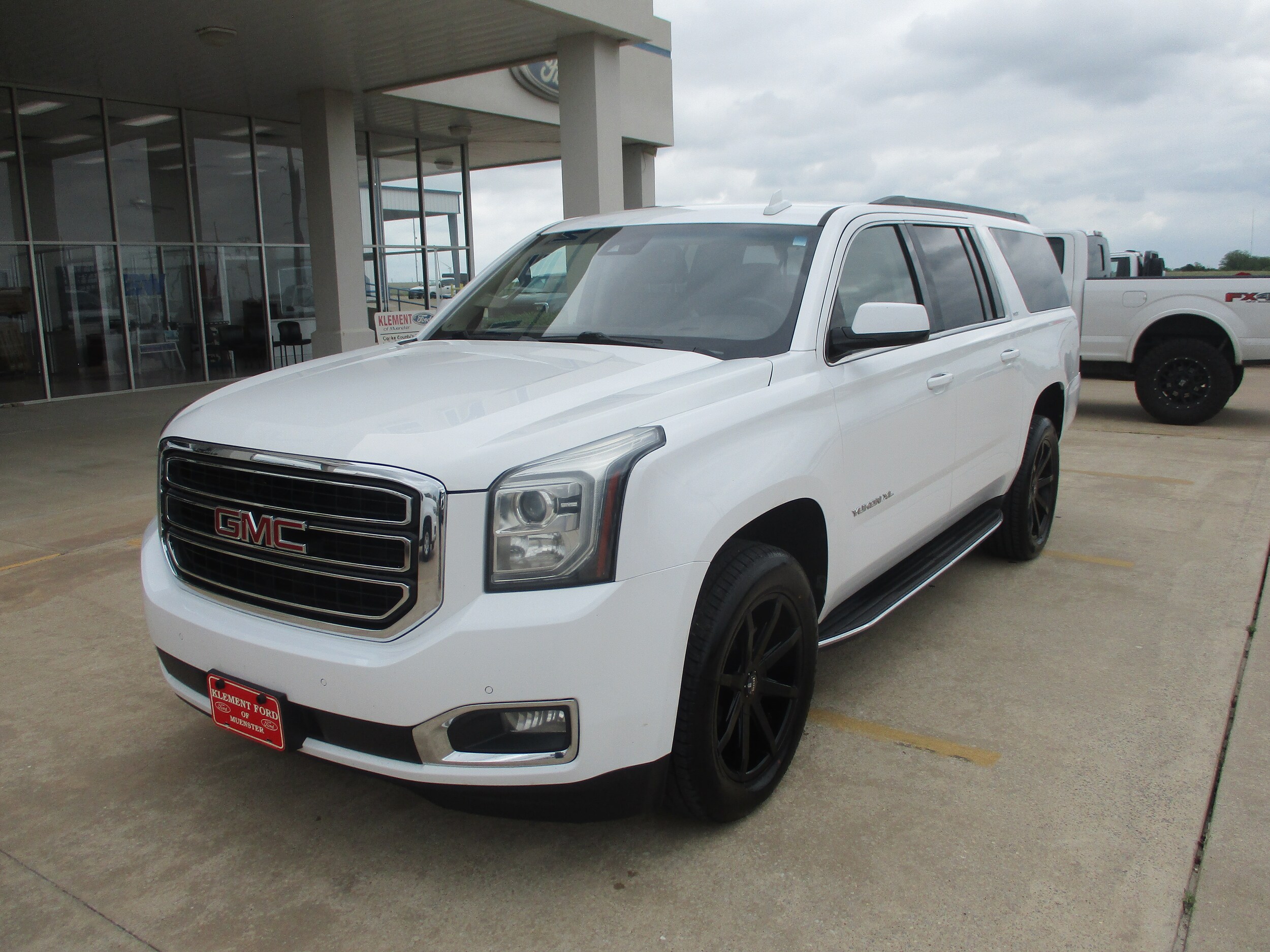 Used 2018 GMC Yukon XL SLT with VIN 1GKS1GKC4JR385215 for sale in Muenster, TX