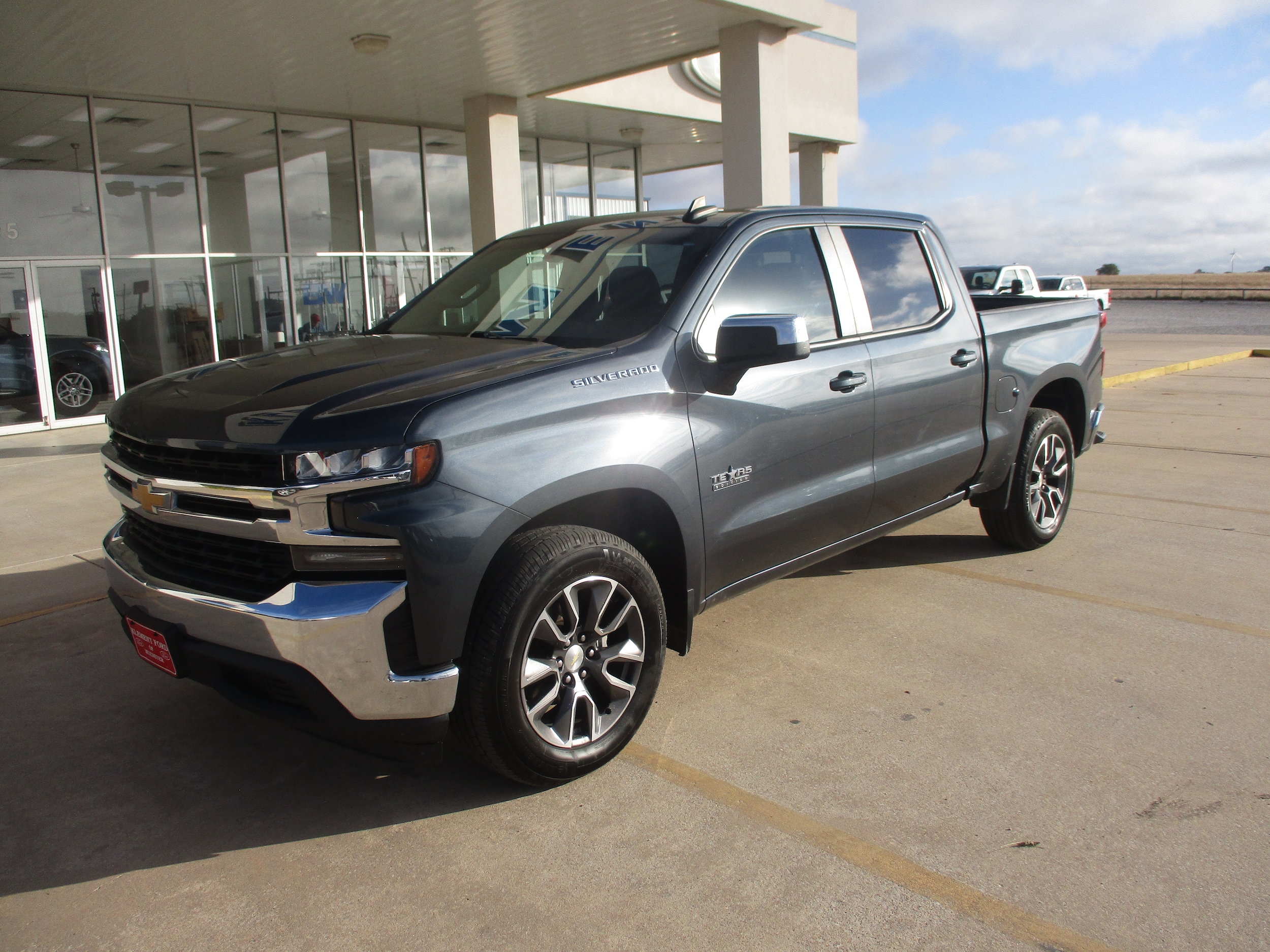 Used 2020 Chevrolet Silverado 1500 LT with VIN 3GCPWCED3LG287988 for sale in Muenster, TX