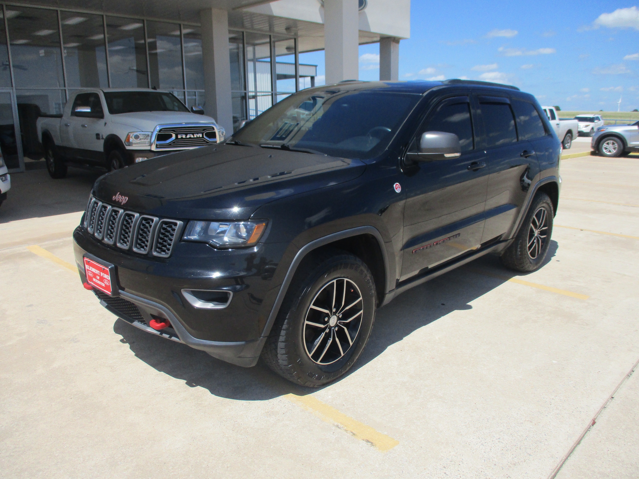Used 2017 Jeep Grand Cherokee Trailhawk with VIN 1C4RJFLG0HC623998 for sale in Muenster, TX