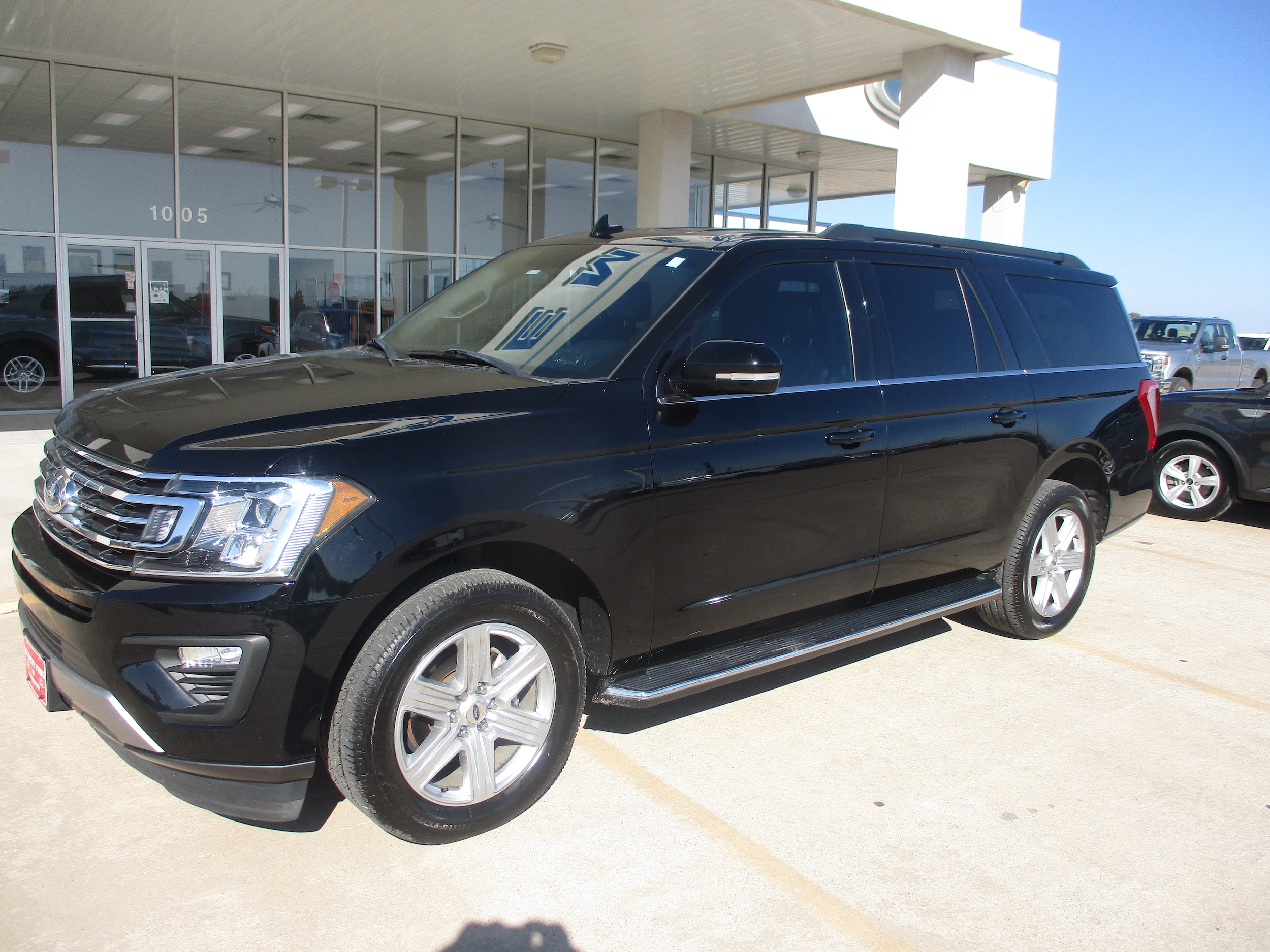 Used 2018 Ford Expedition XLT with VIN 1FMJK1HTXJEA18931 for sale in Muenster, TX