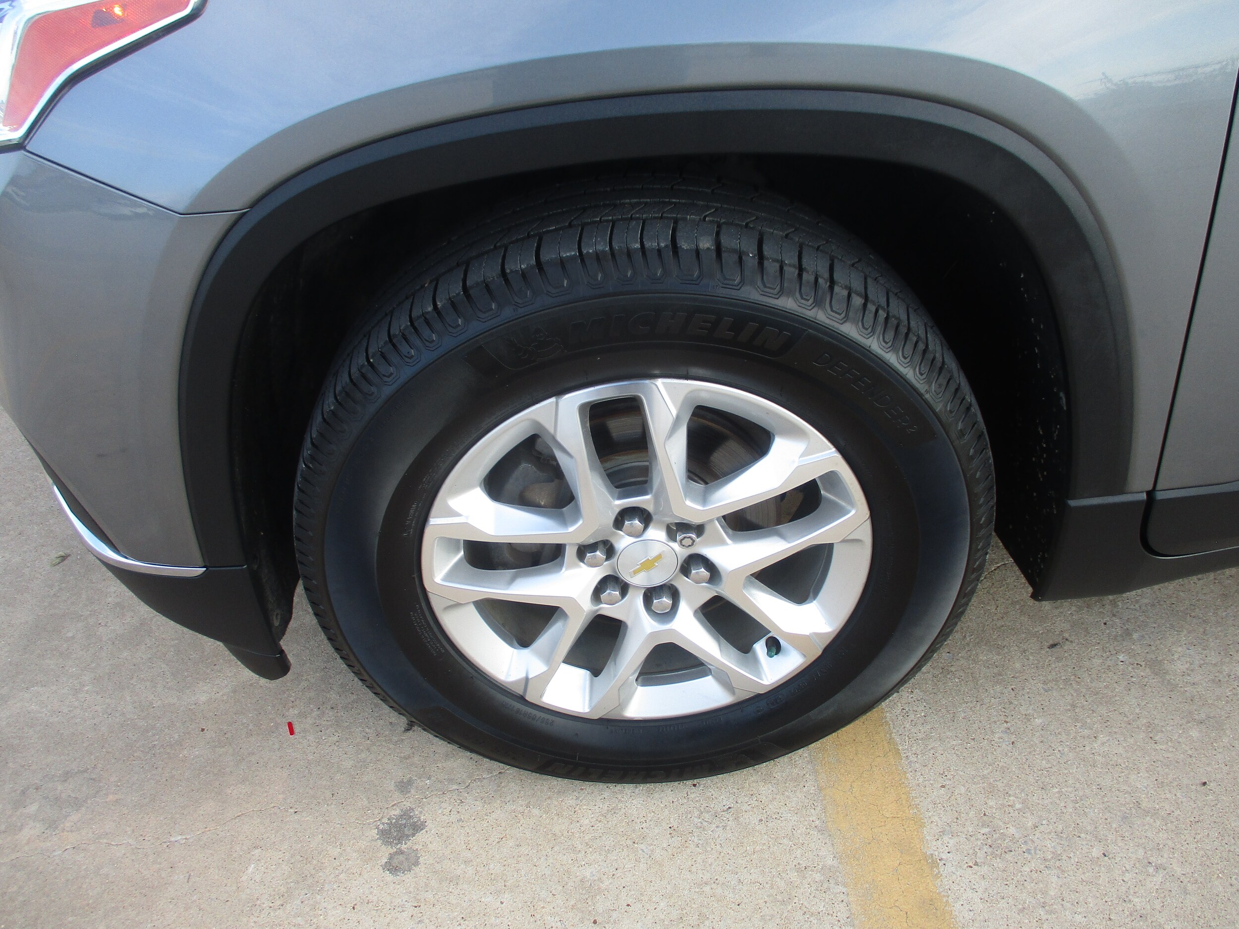 2018 Chevrolet Traverse Cloth photo 2