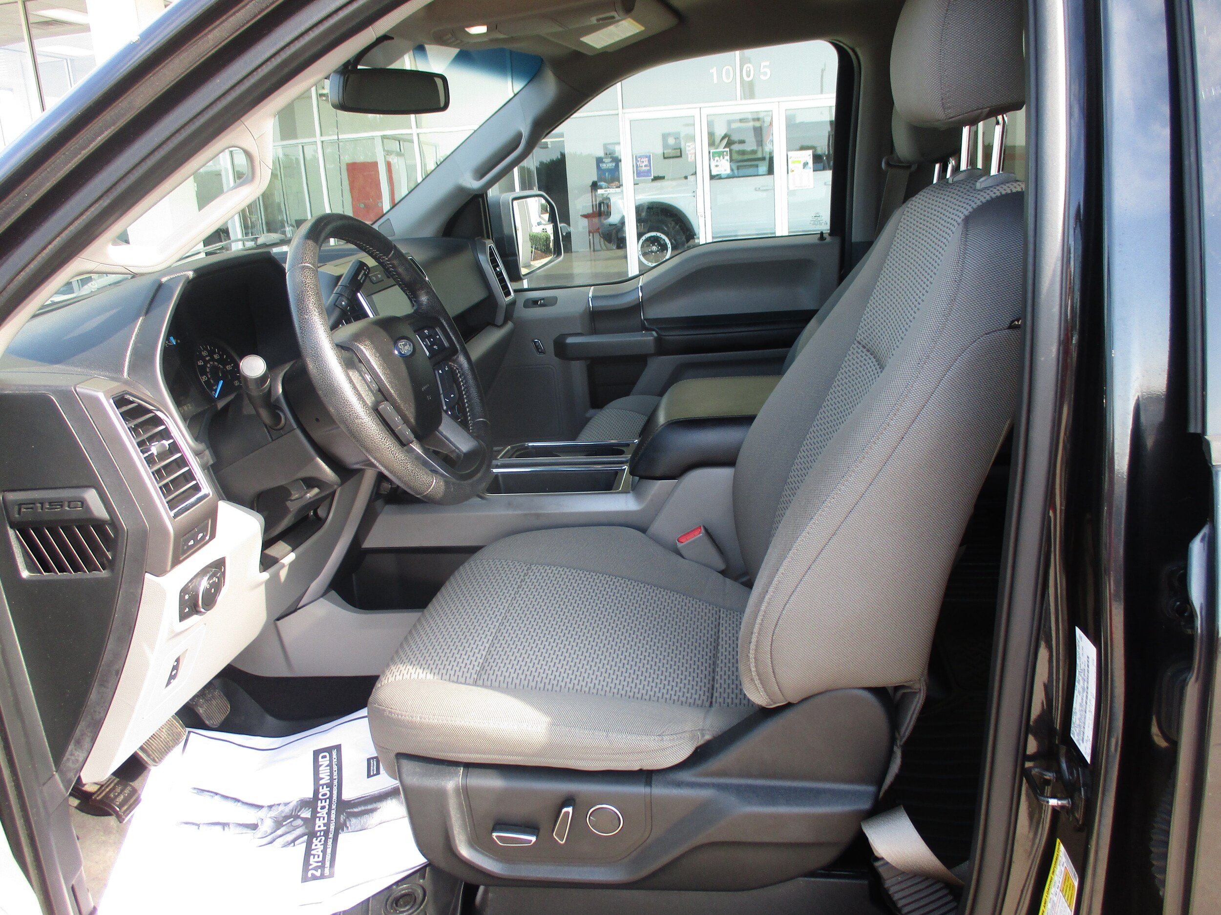 2015 Ford F-150 XLT photo 4