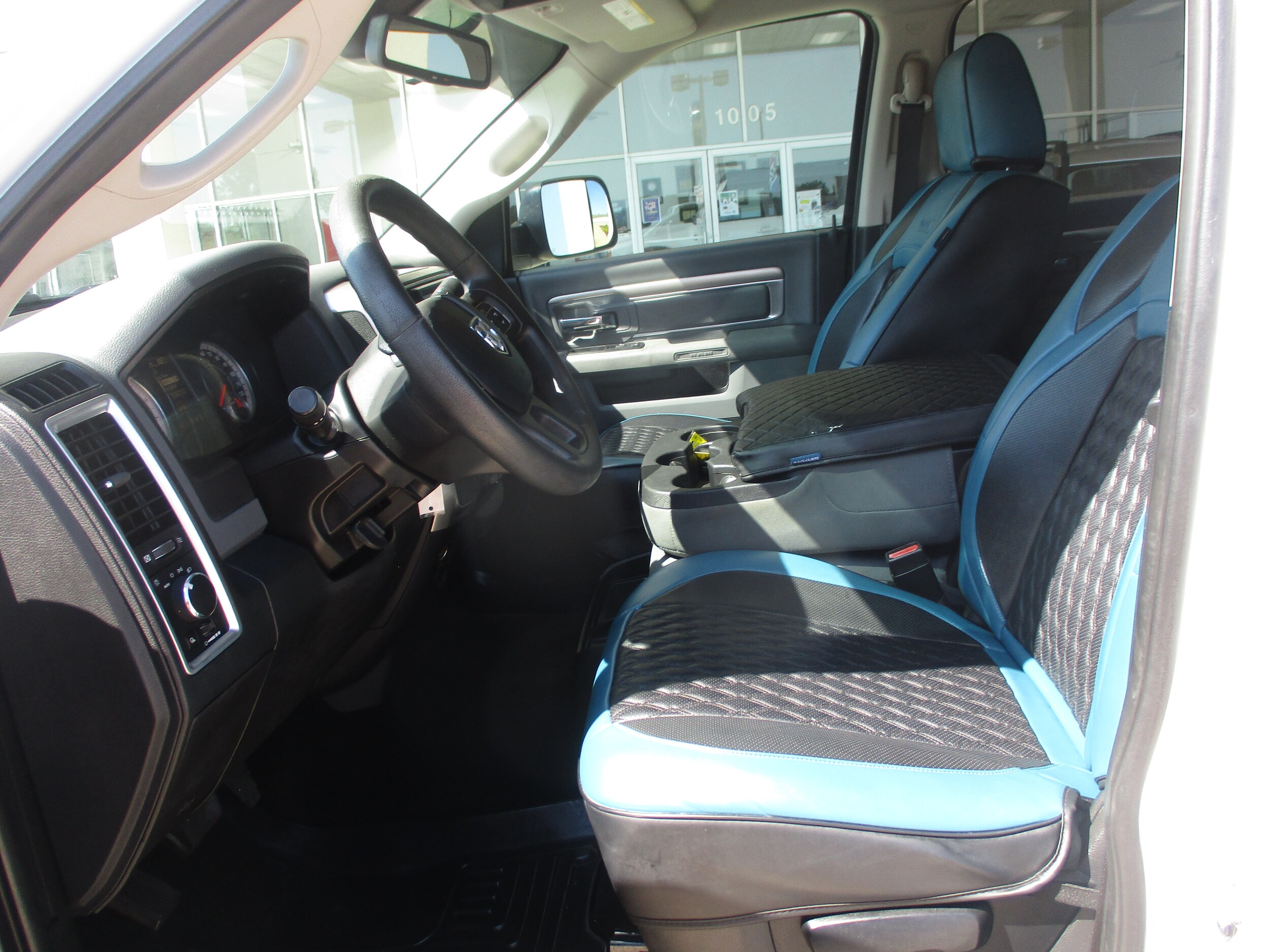 2017 Ram 2500 SLT photo 4