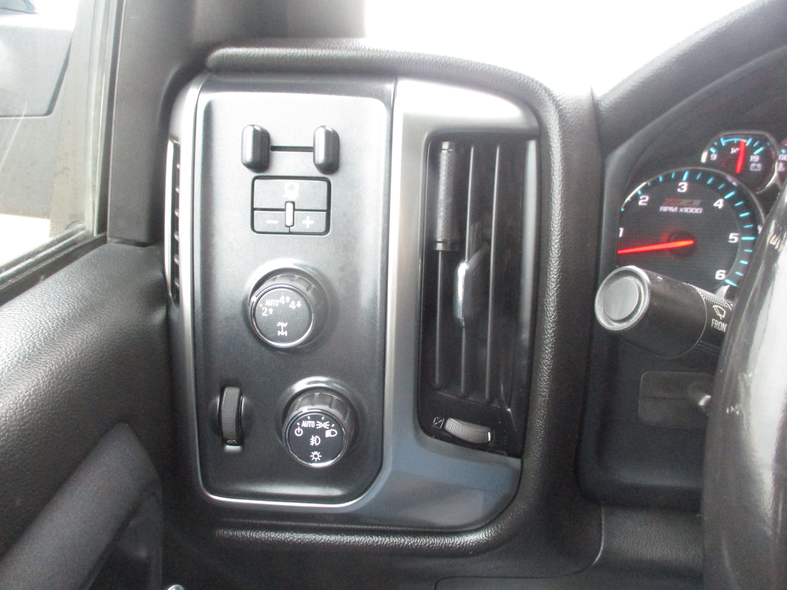 2018 Chevrolet Silverado 1500 LT Z71 - Photo 14