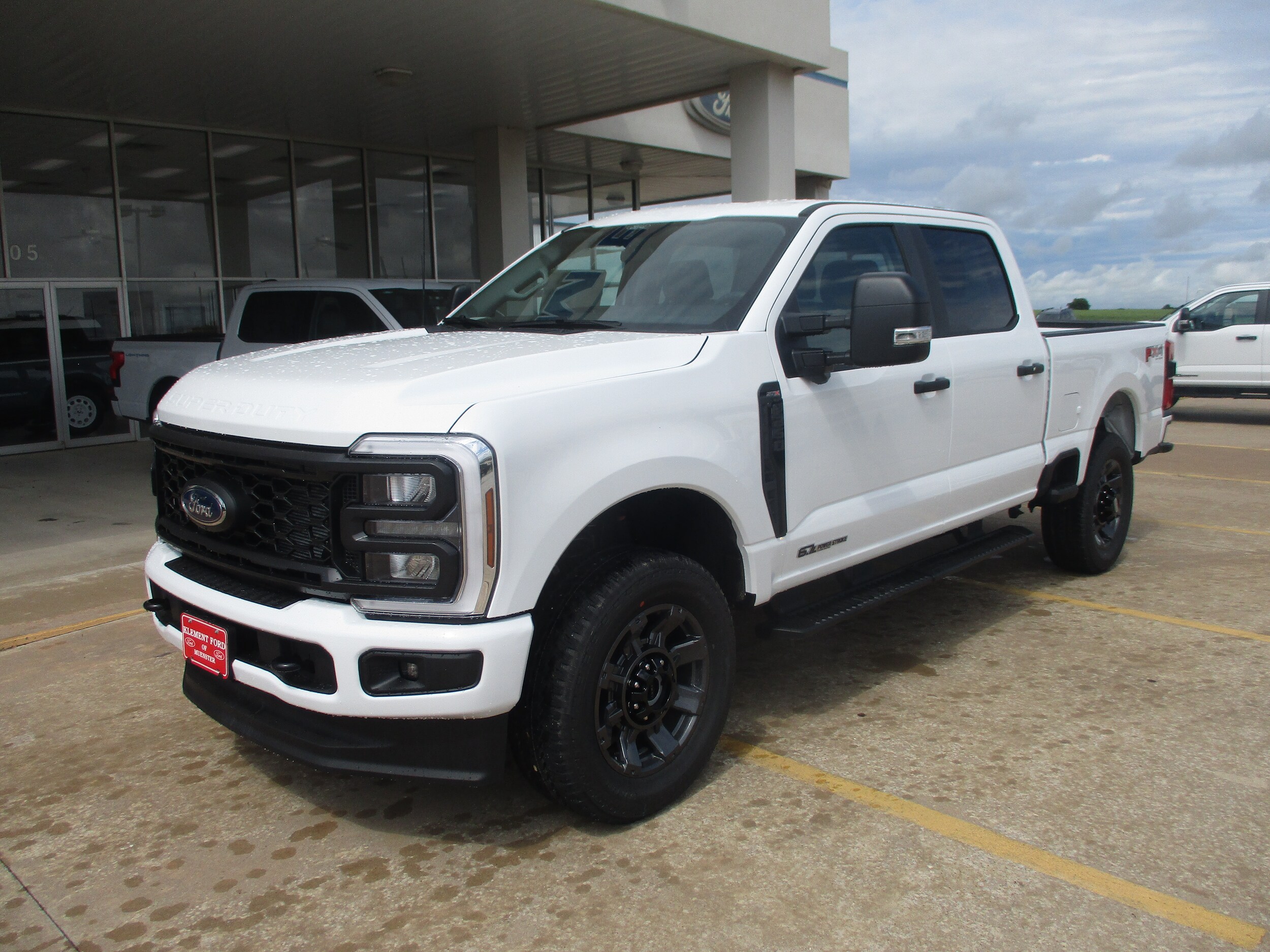 2025 Ford F-250 photo 2