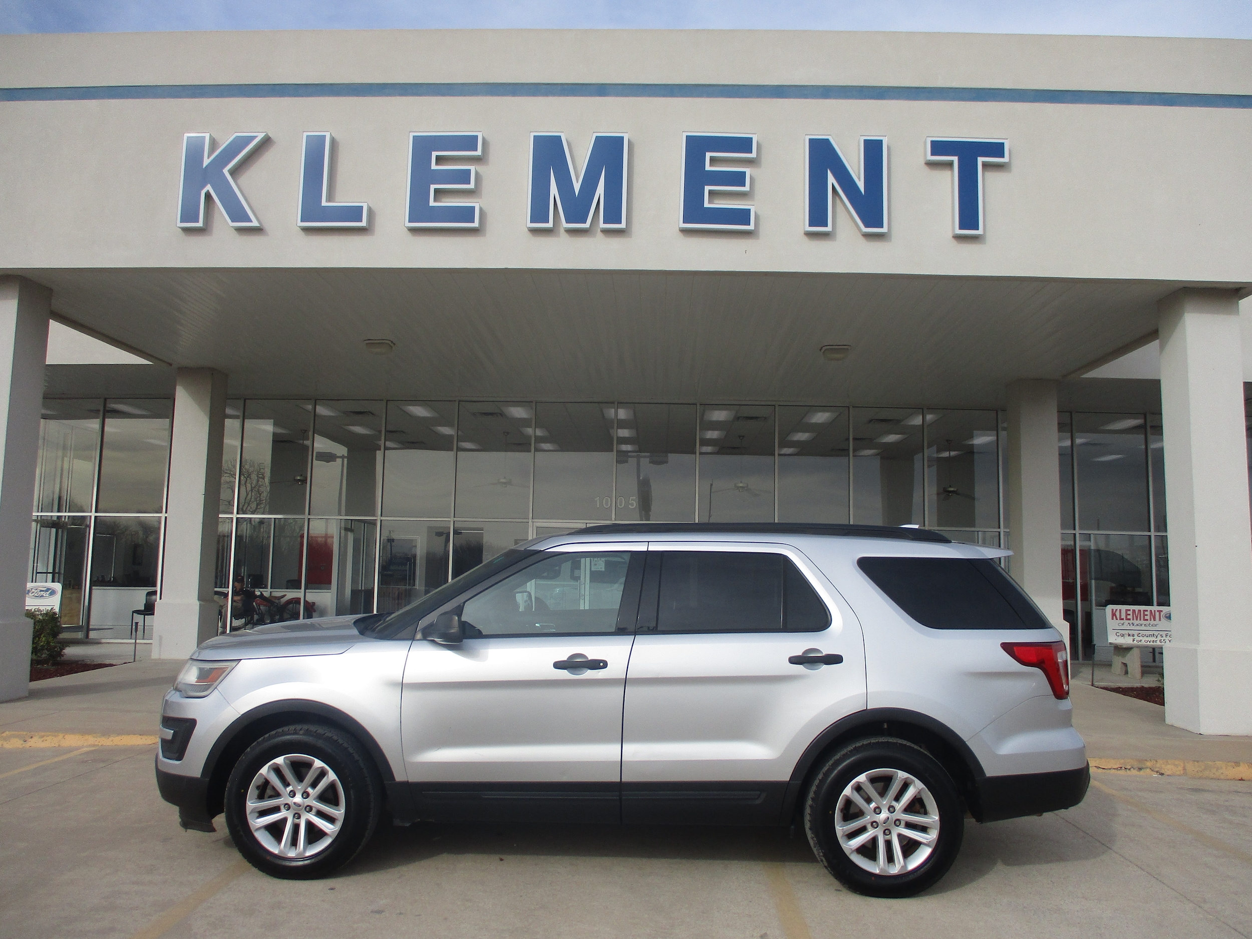 2016 Ford Explorer Base
