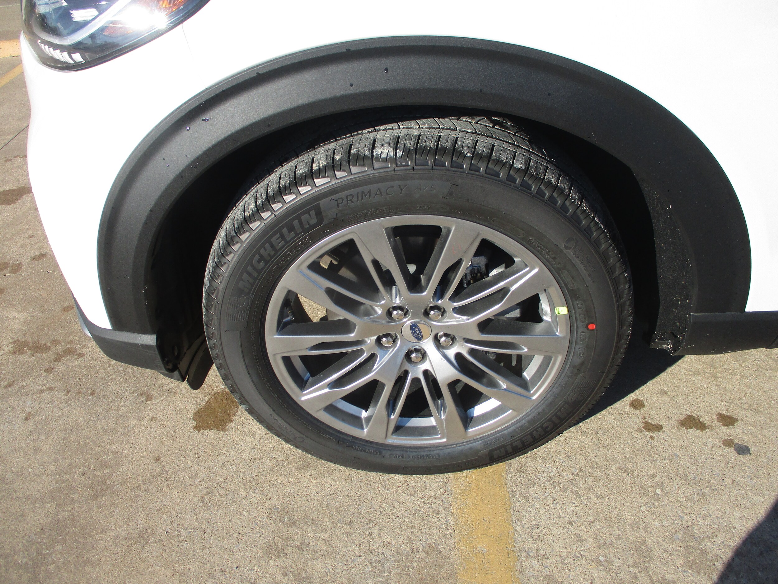 2026 Ford Explorer Platinum photo 3