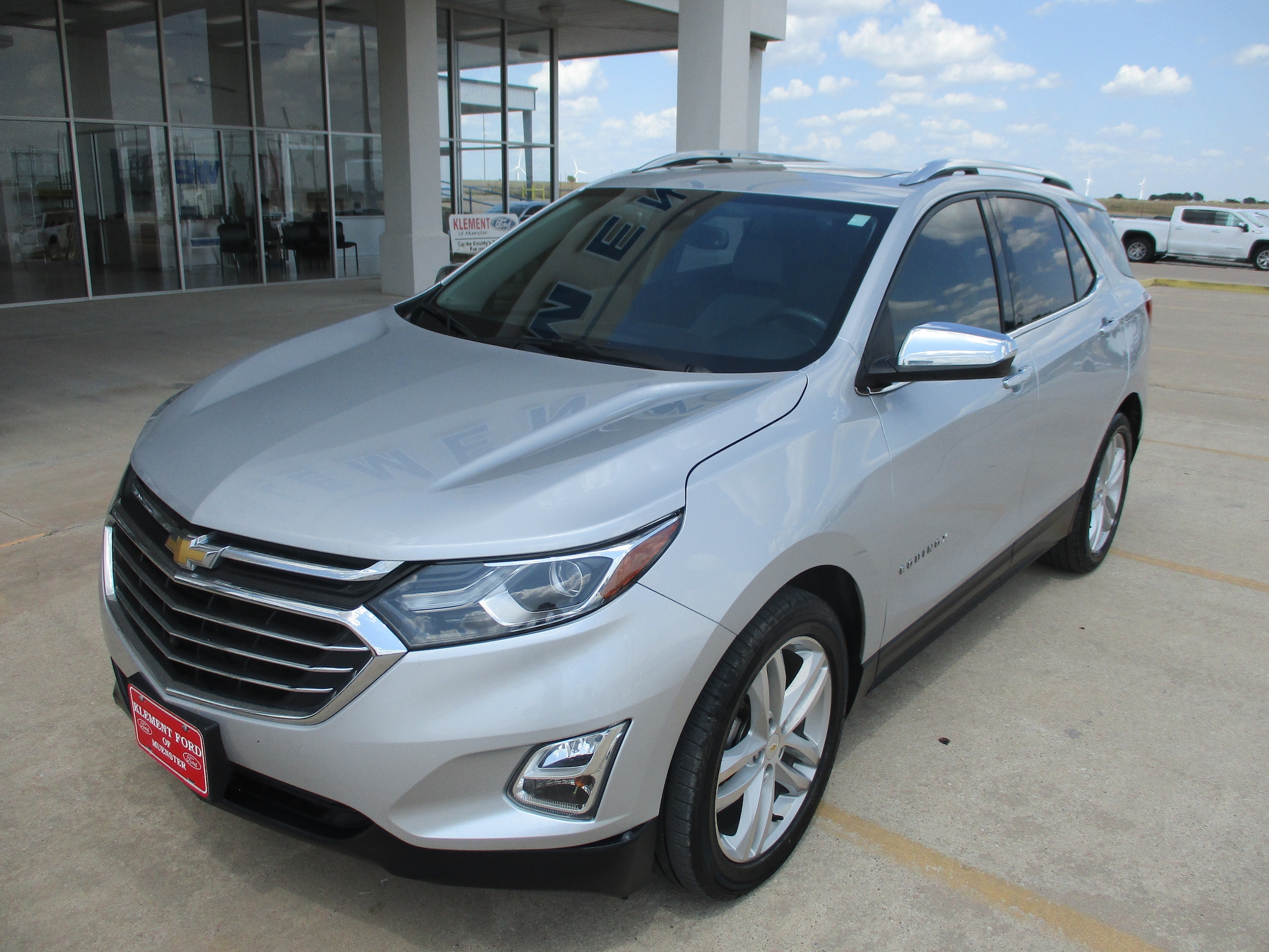 Used 2018 Chevrolet Equinox Premier with VIN 2GNAXMEV7J6223101 for sale in Muenster, TX