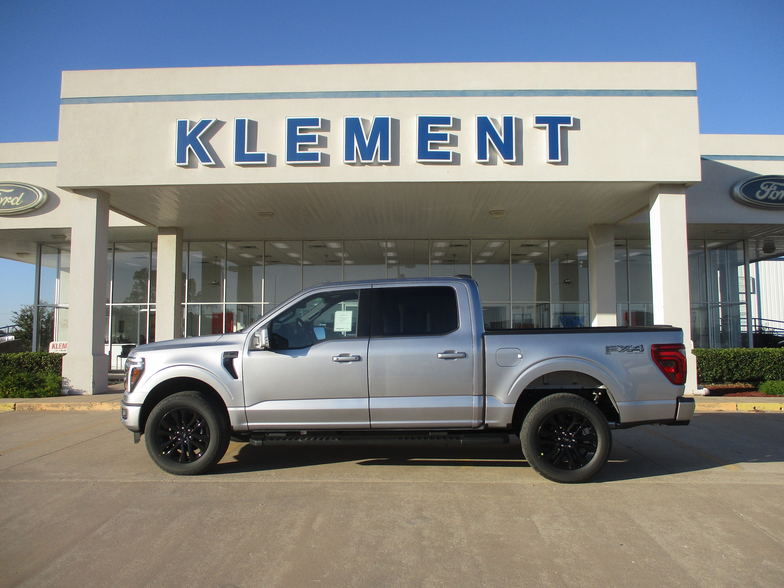2025 Ford F-150 Lariat's photo