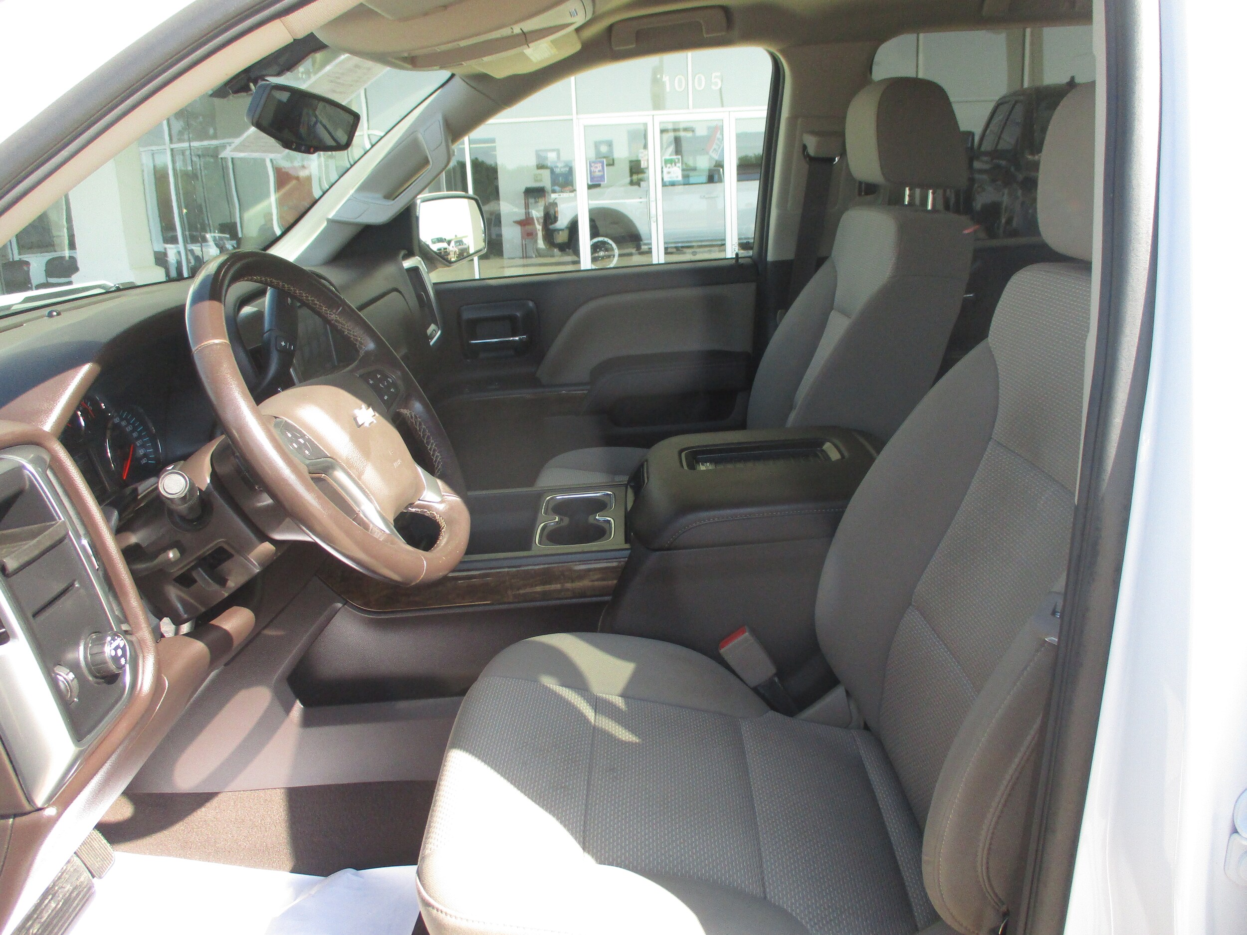 2018 Chevrolet Silverado 1500 LT photo 4