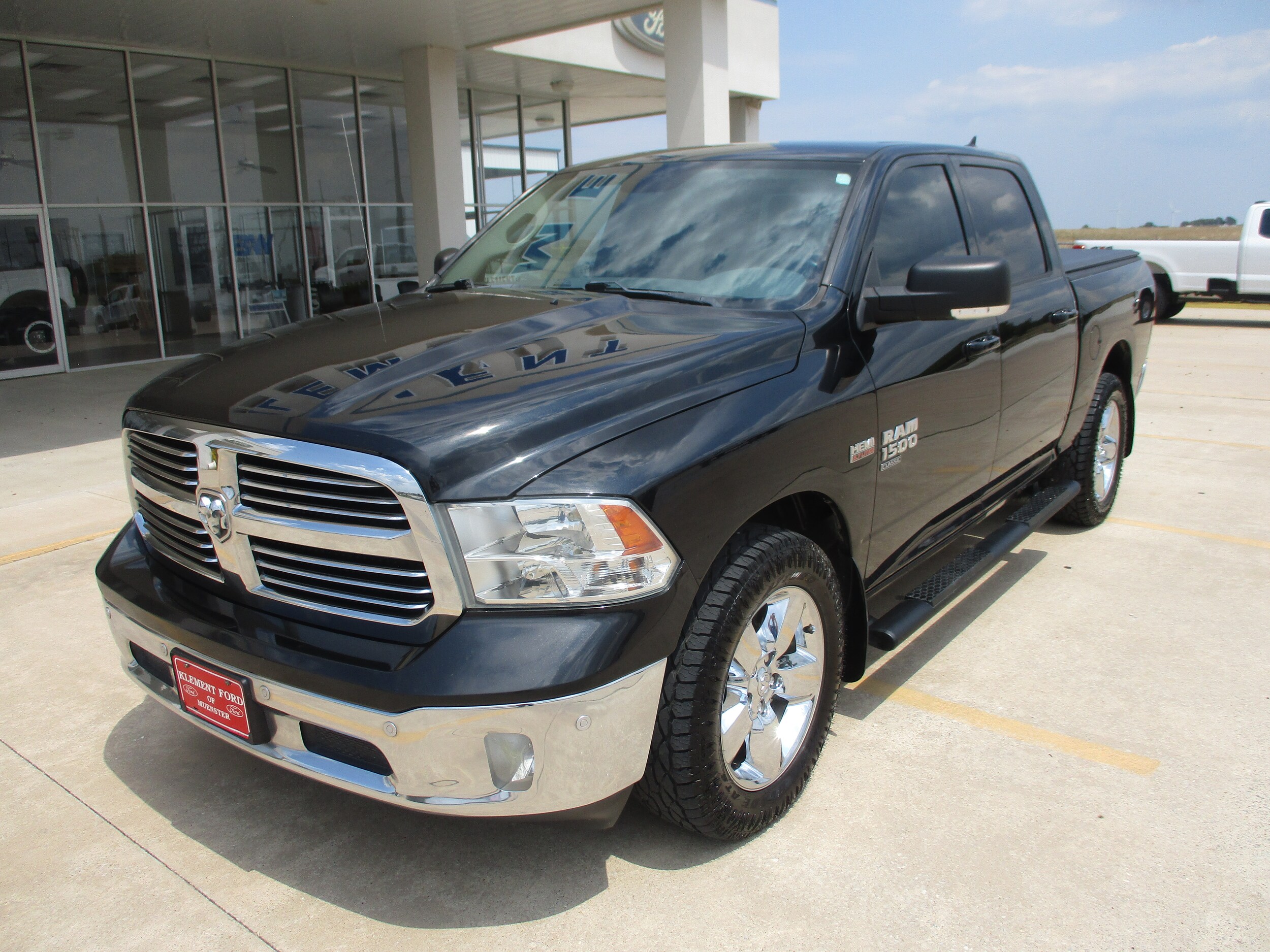 2019 Ram 1500 Classic Lone Star photo 2