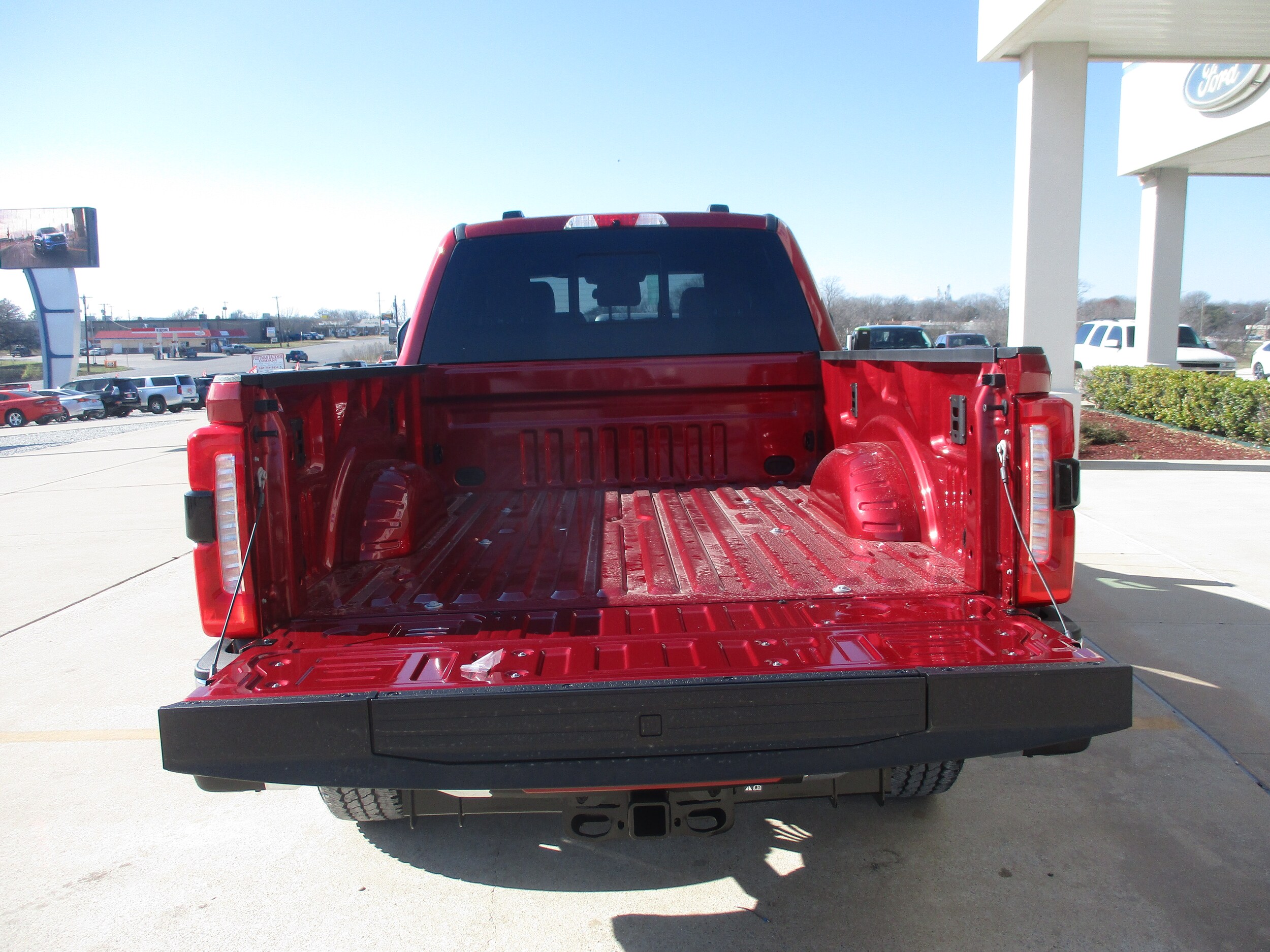 2025 Ford F-250 Lariat photo 4