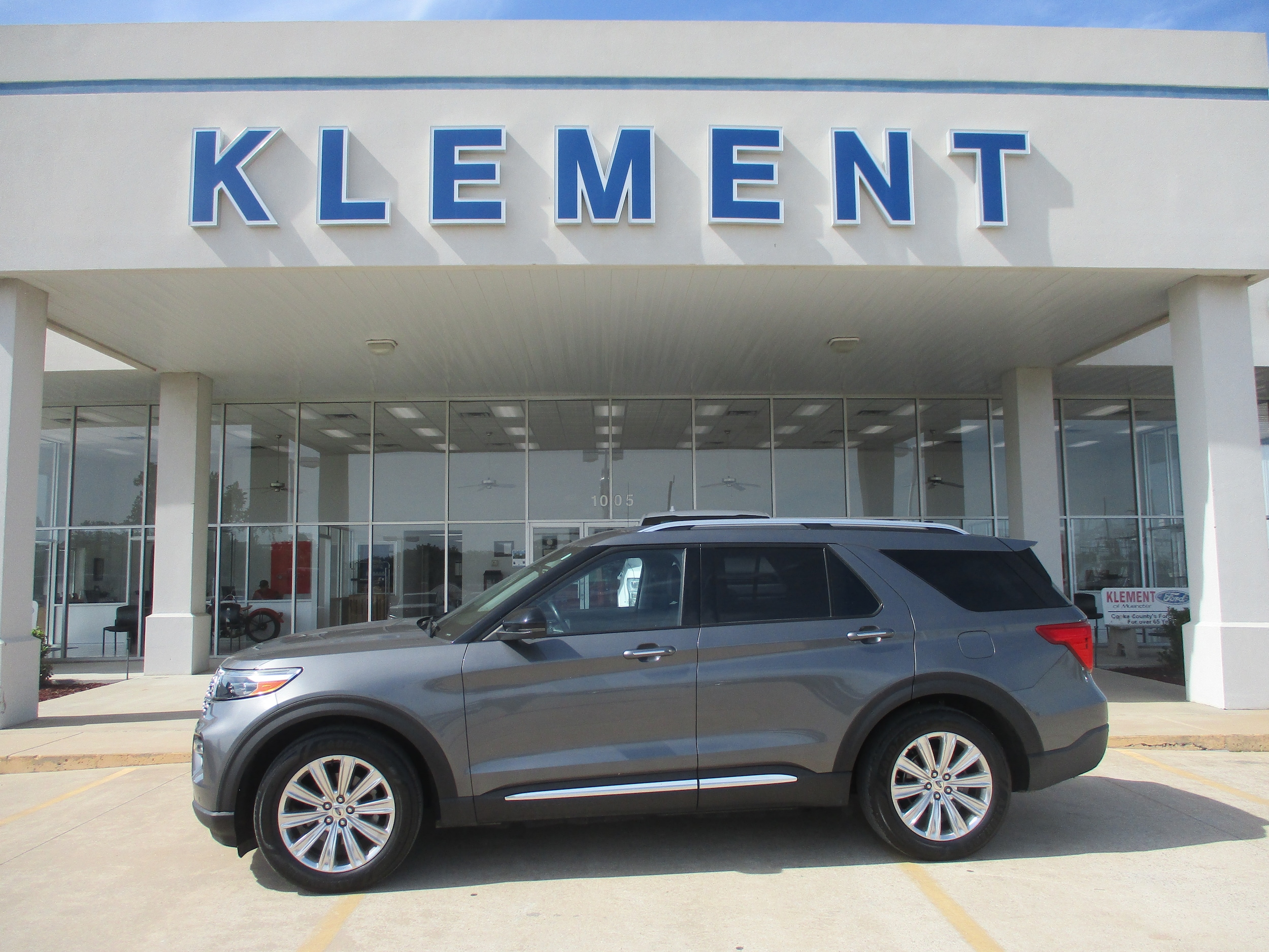 2021 Ford Explorer Limited RWD's photo