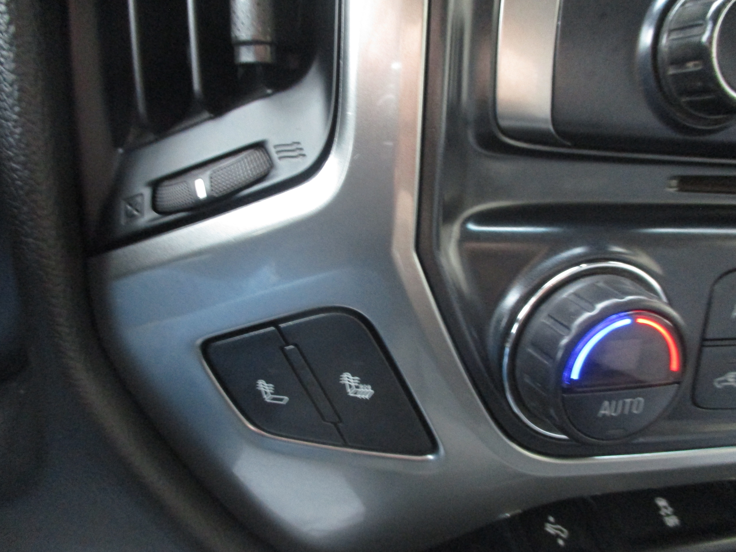2018 Chevrolet Silverado 1500 LT Z71 - Photo 20