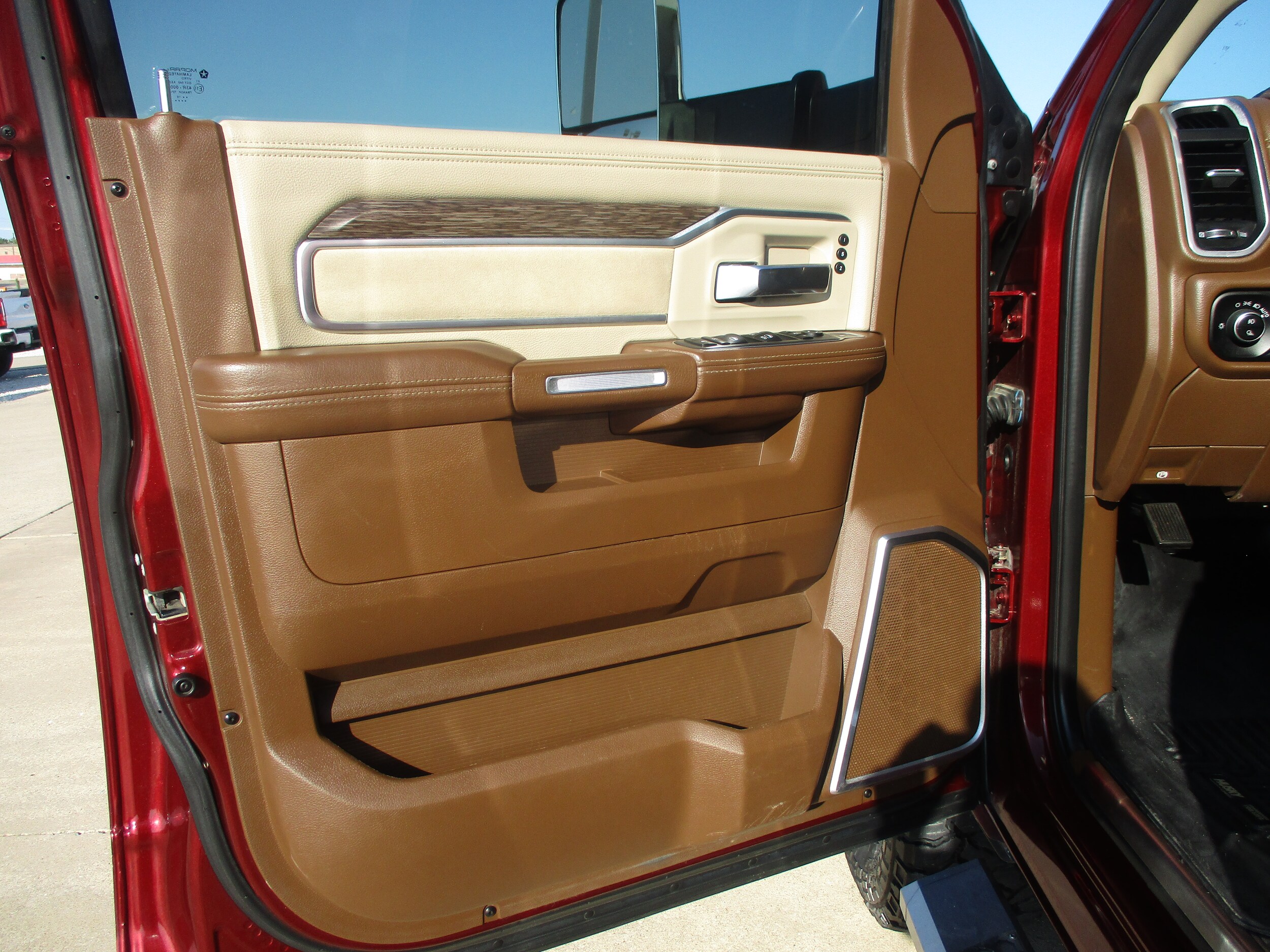 2019 Ram 2500 Laramie photo 4