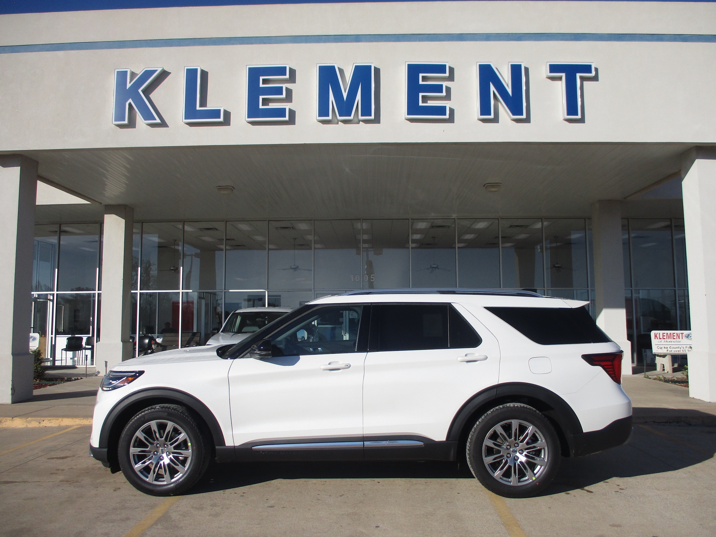 2026 Ford Explorer Platinum's photo