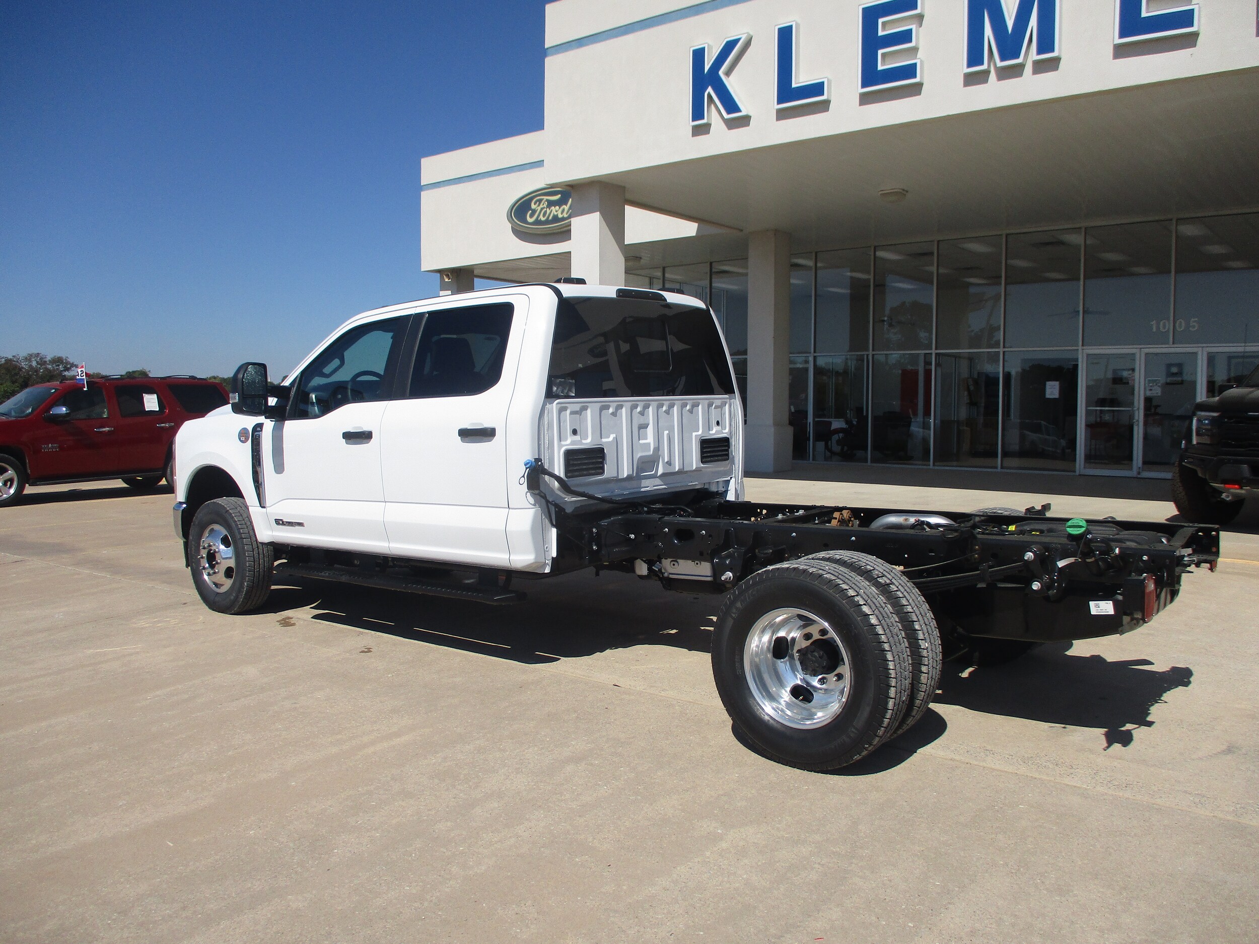 2026 Ford F-350 photo 2