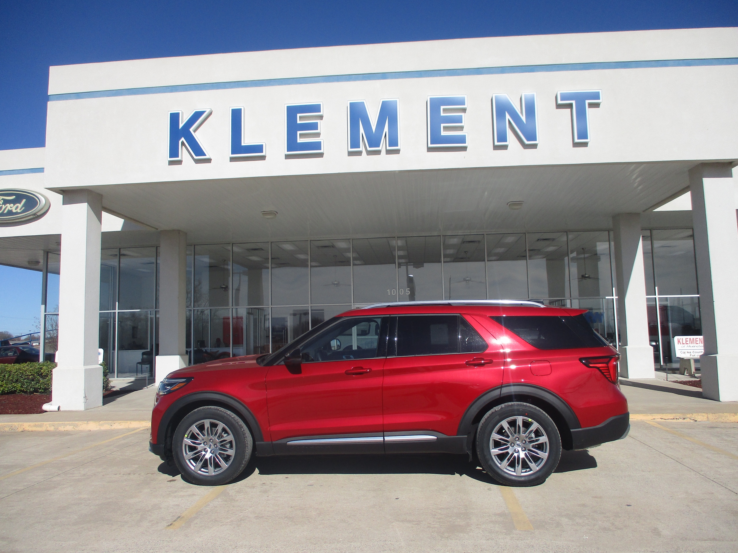 2026 Ford Explorer Platinum's photo