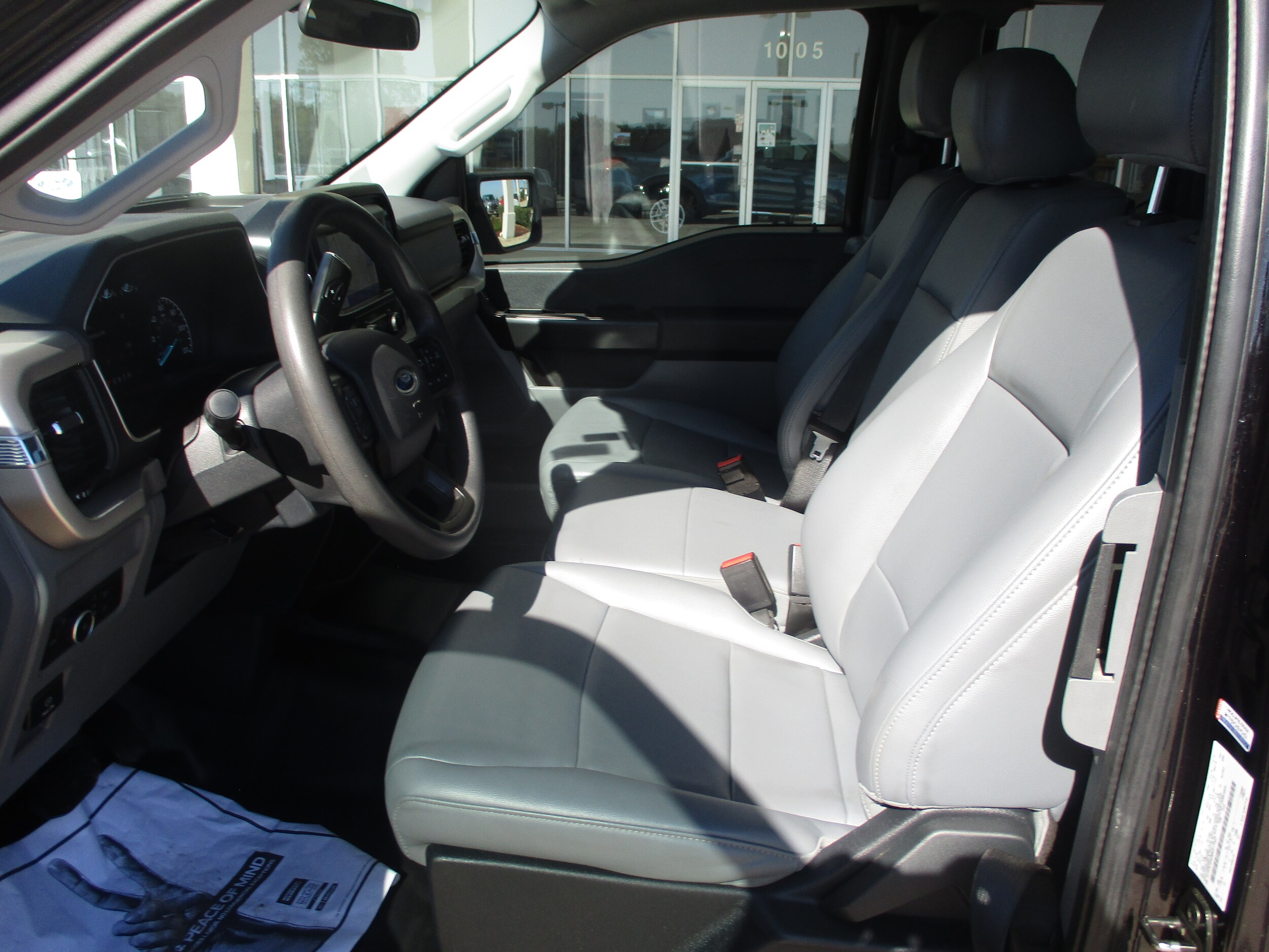 2021 Ford F-150 XL photo 2