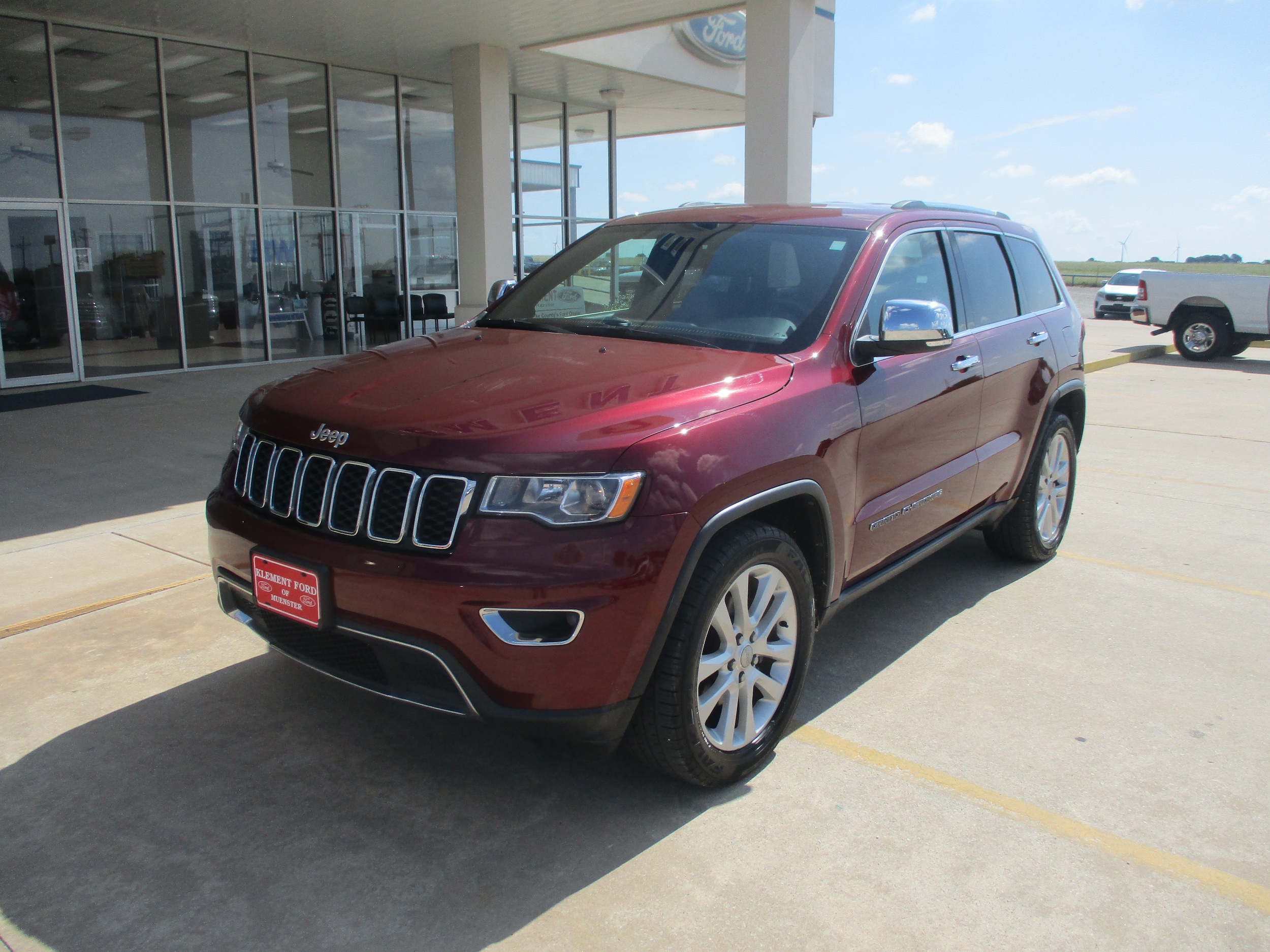 Used 2017 Jeep Grand Cherokee Limited with VIN 1C4RJEBG9HC779954 for sale in Muenster, TX