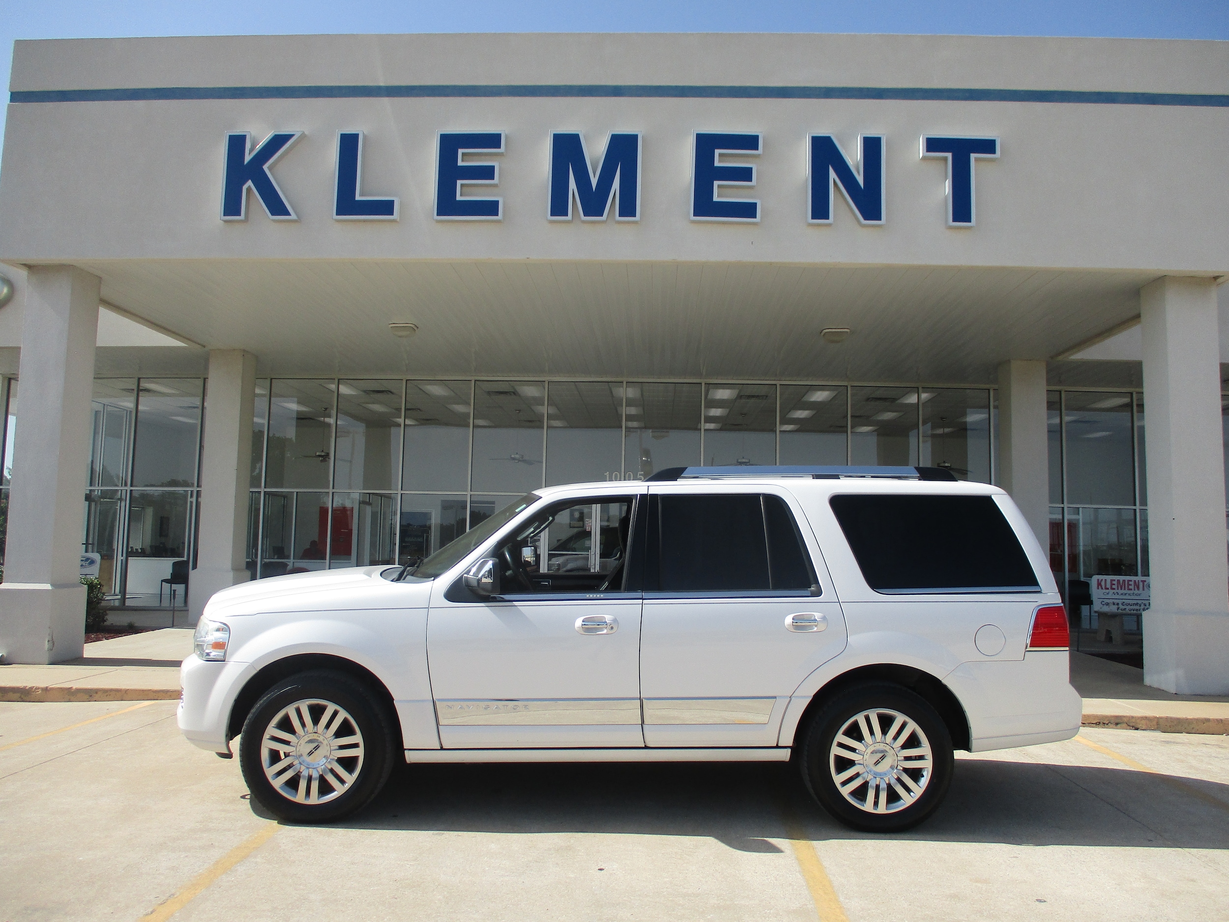 2014 Lincoln Navigator Base