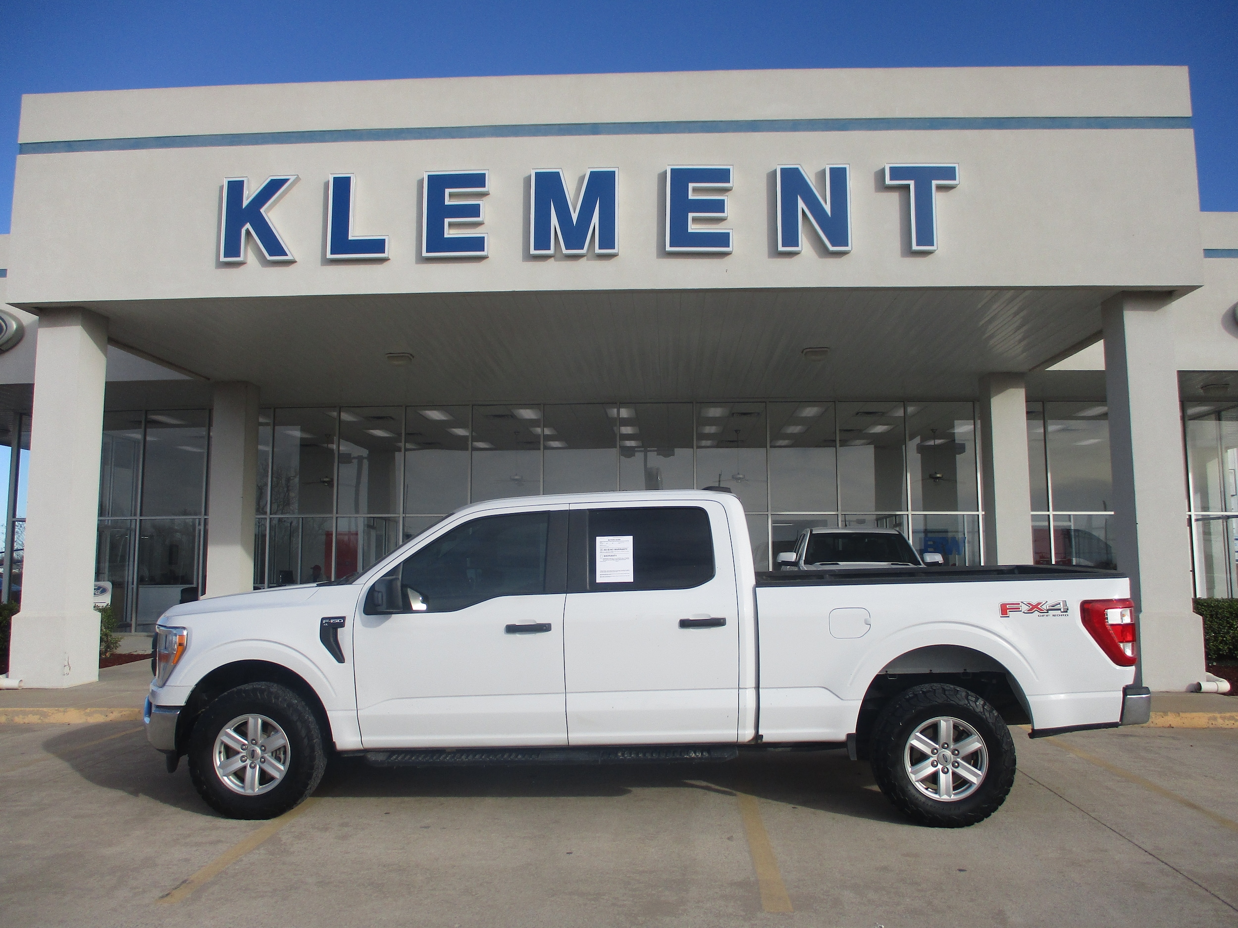 2022 Ford F-150 XL's photo