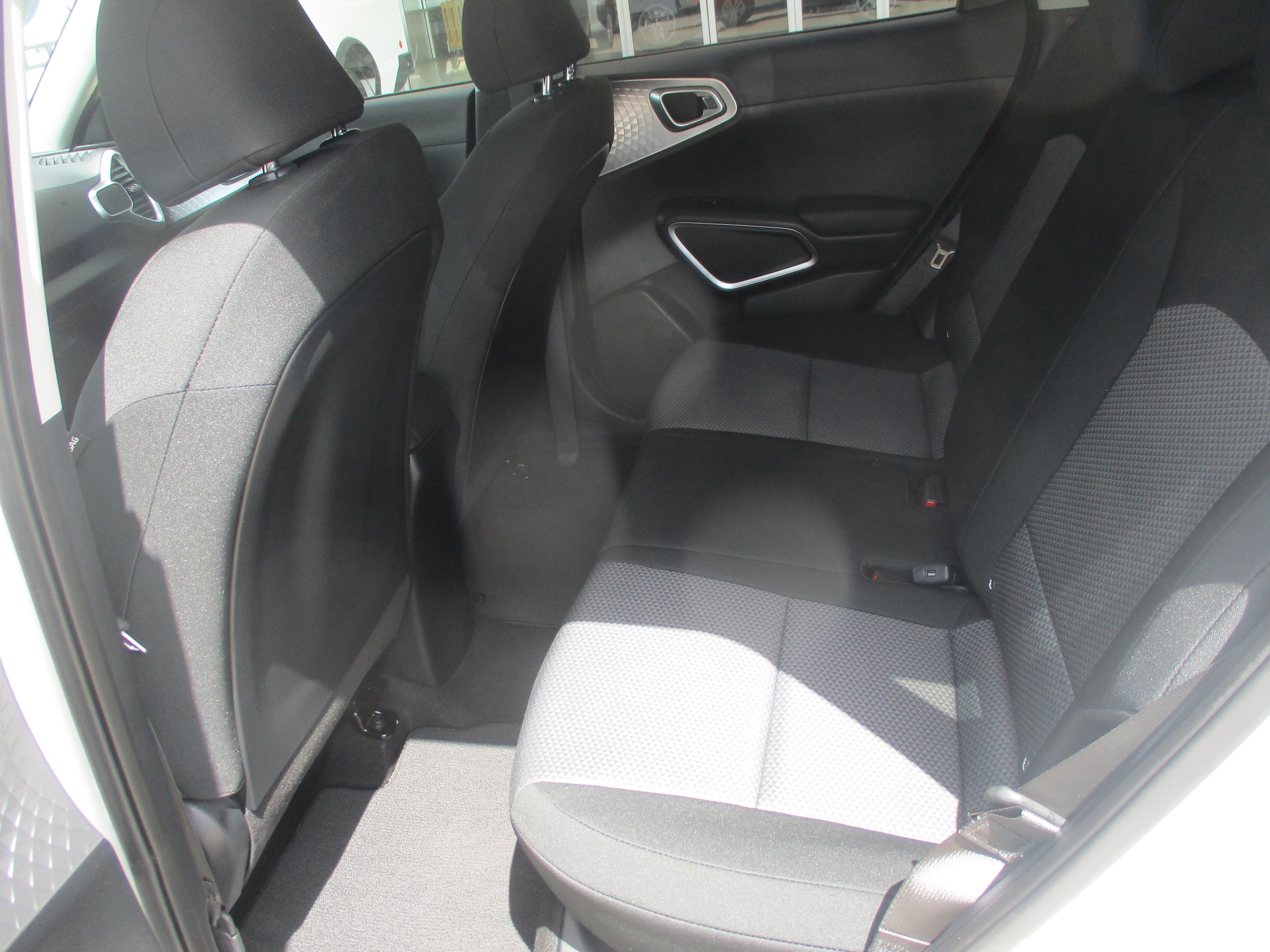 2023 Kia Soul LX - Photo 8